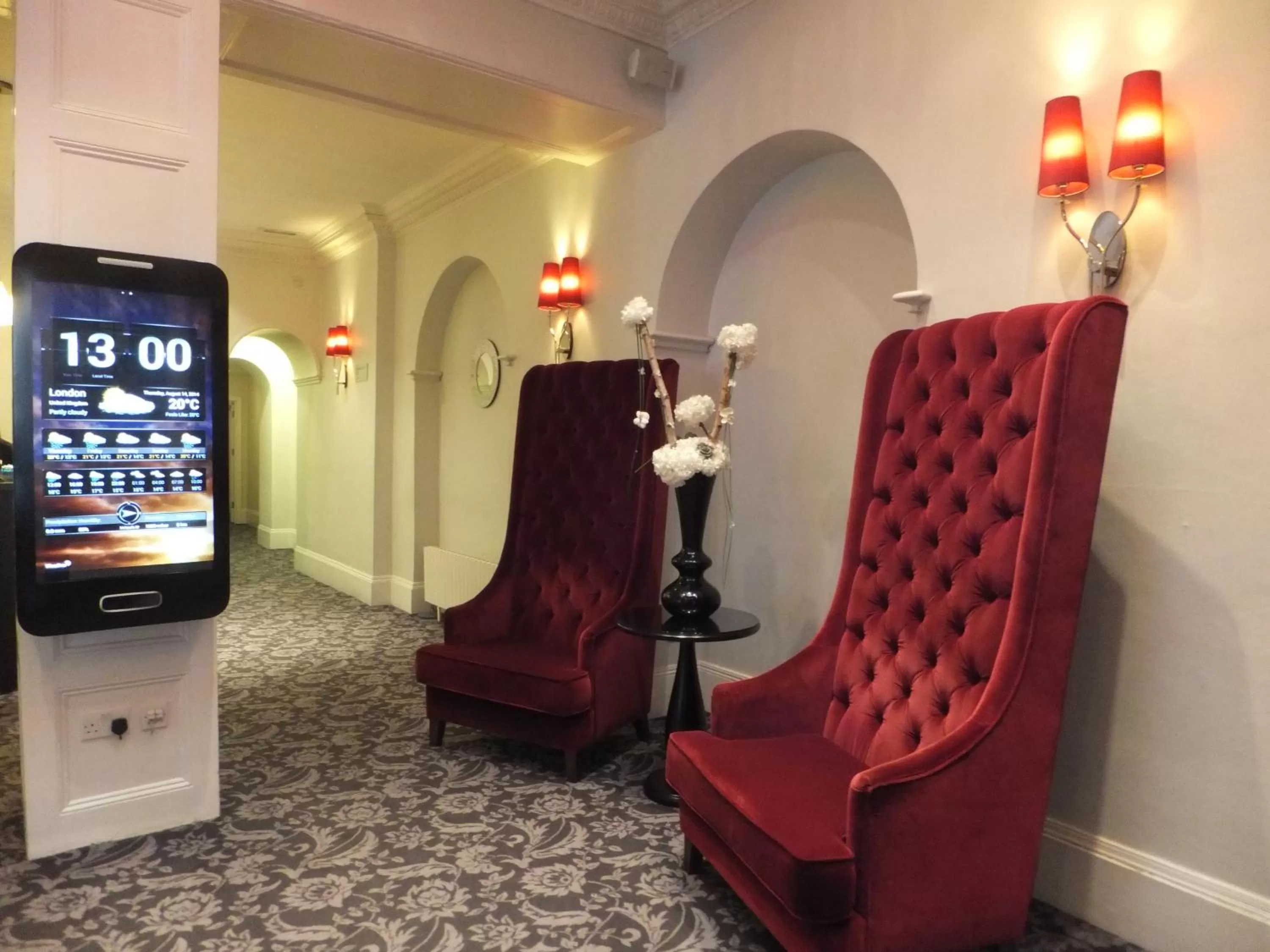 Lobby or reception in Thistle London Bloomsbury Park