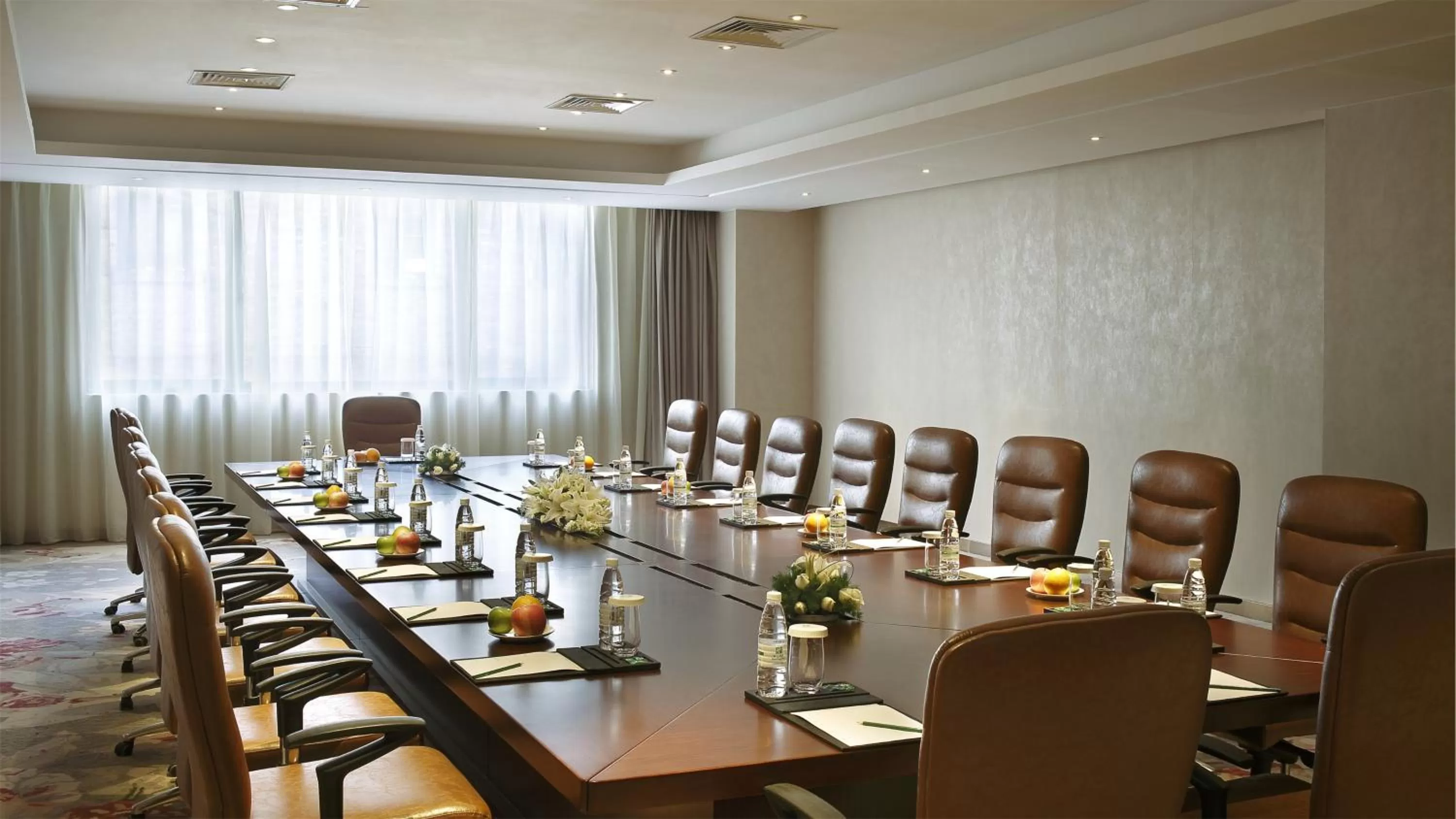 Meeting/conference room in Holiday Inn Kunming City Centre by IHG