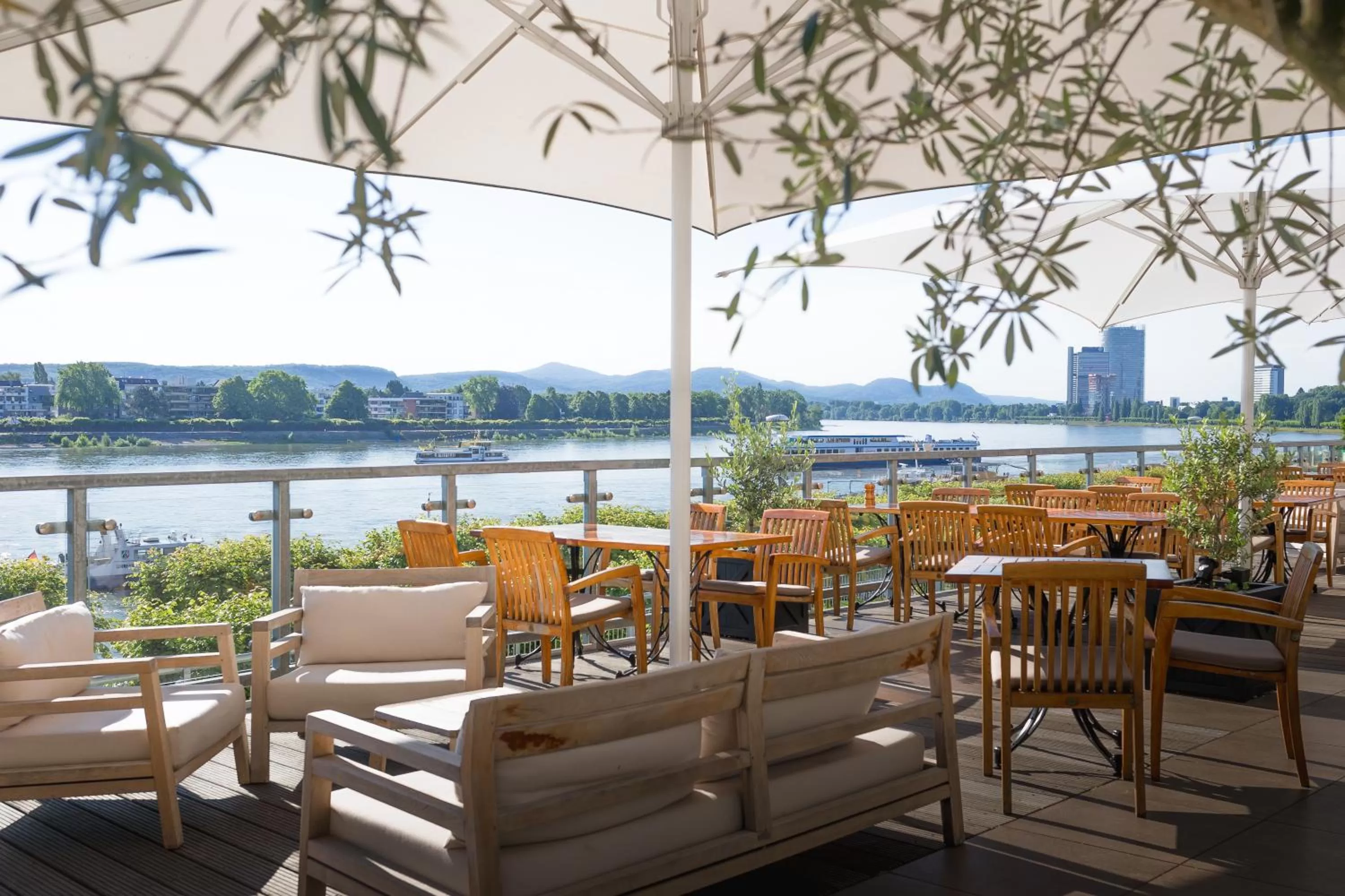 Restaurant/places to eat in AMERON Bonn Hotel Königshof