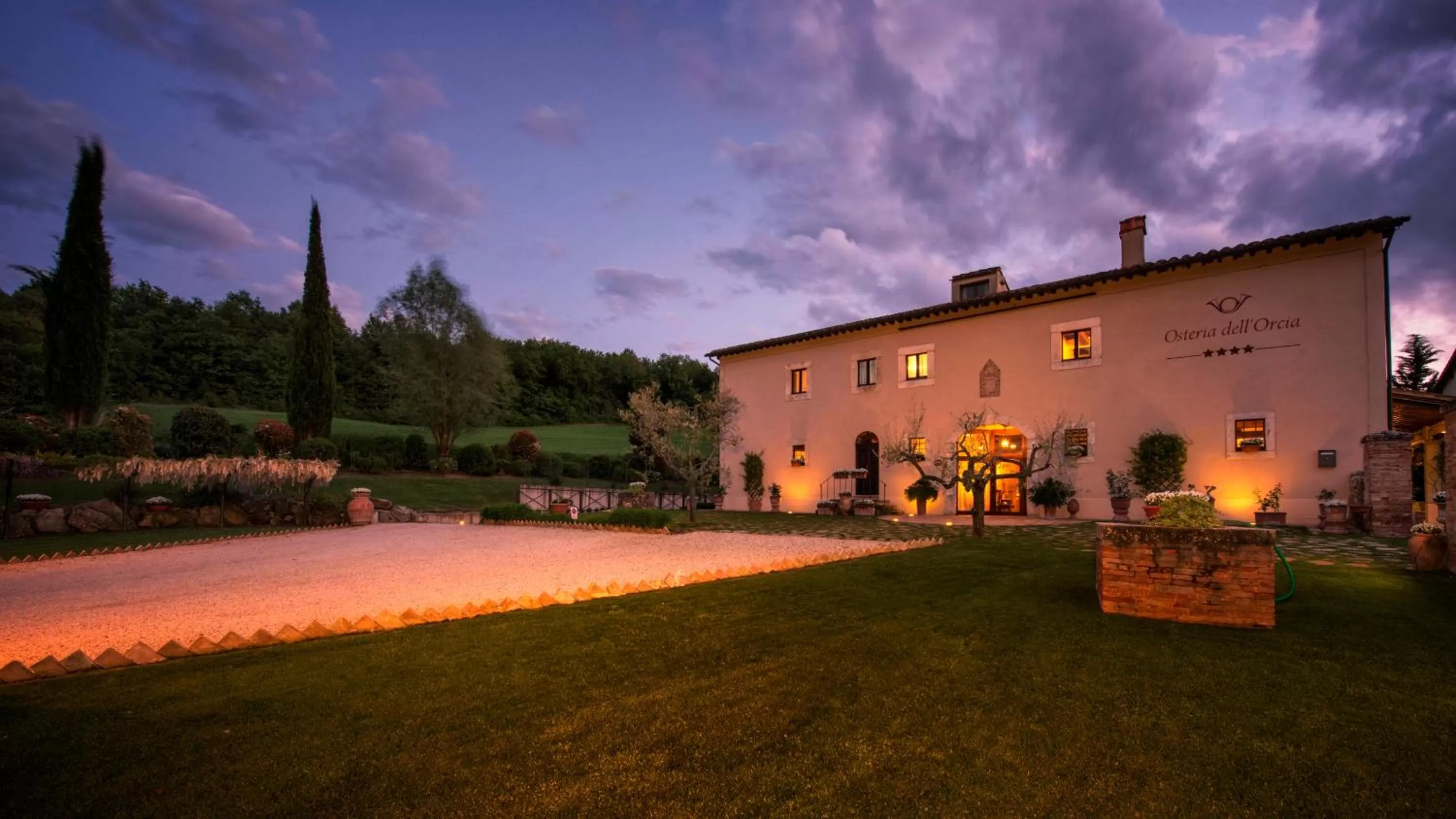 Facade/entrance in Relais Osteria Dell'Orcia