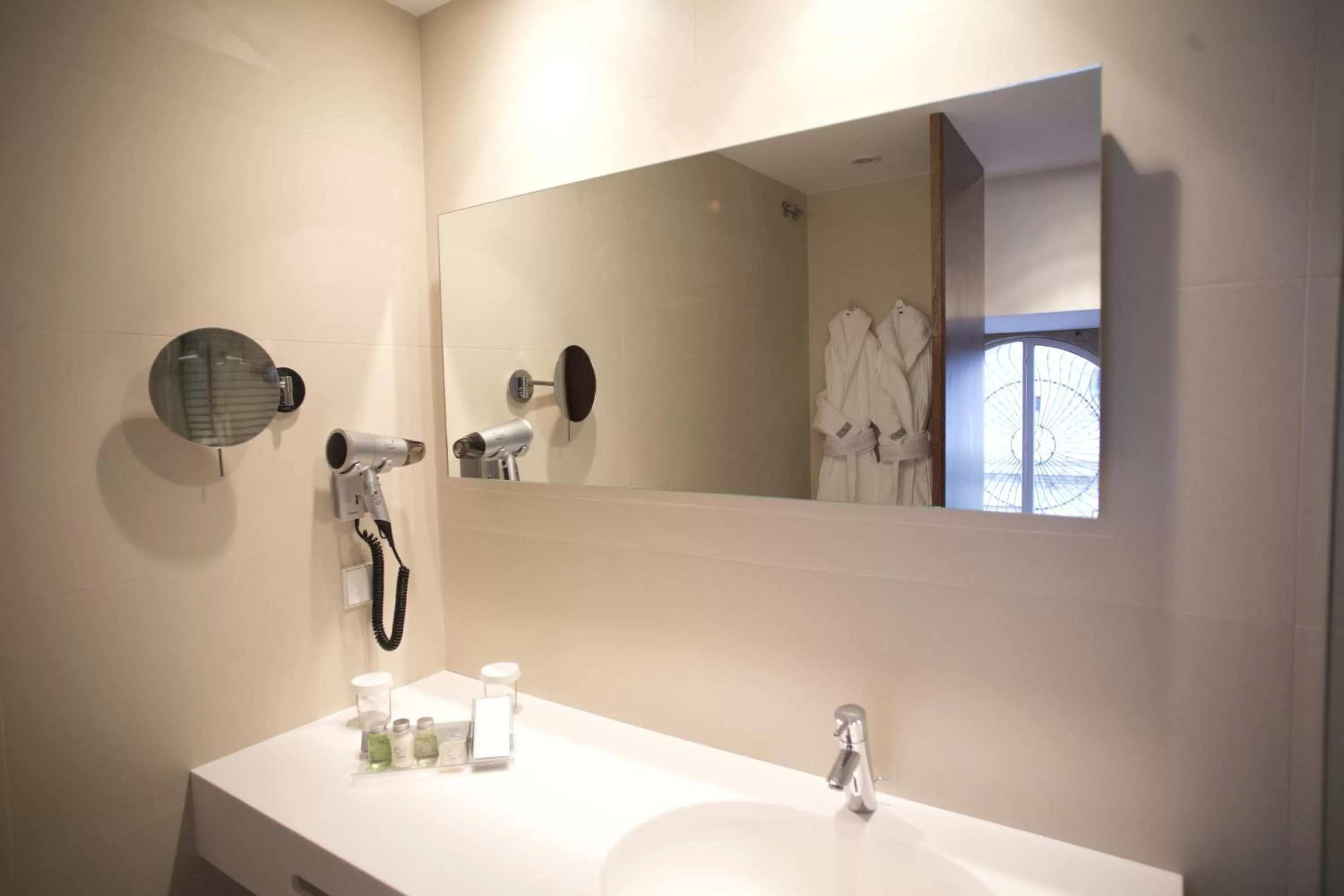 Bathroom in Hotel Carris Porto Ribeira