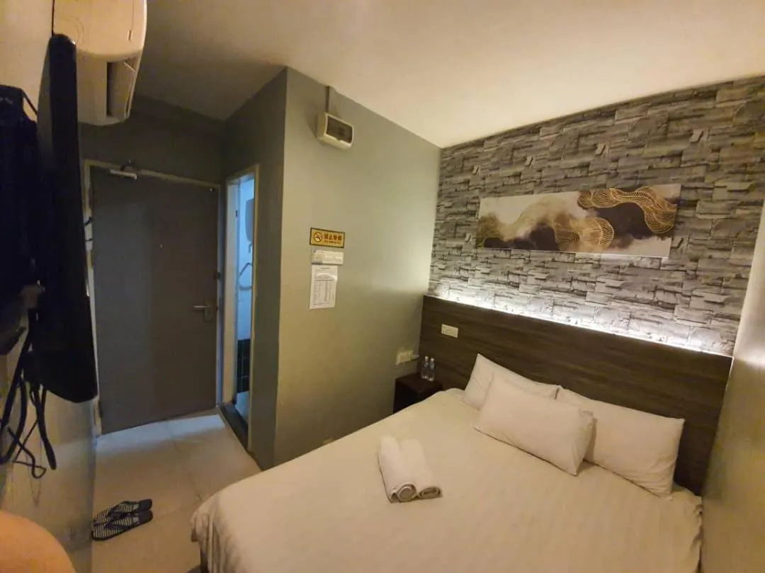 Bed in One Point Hotel