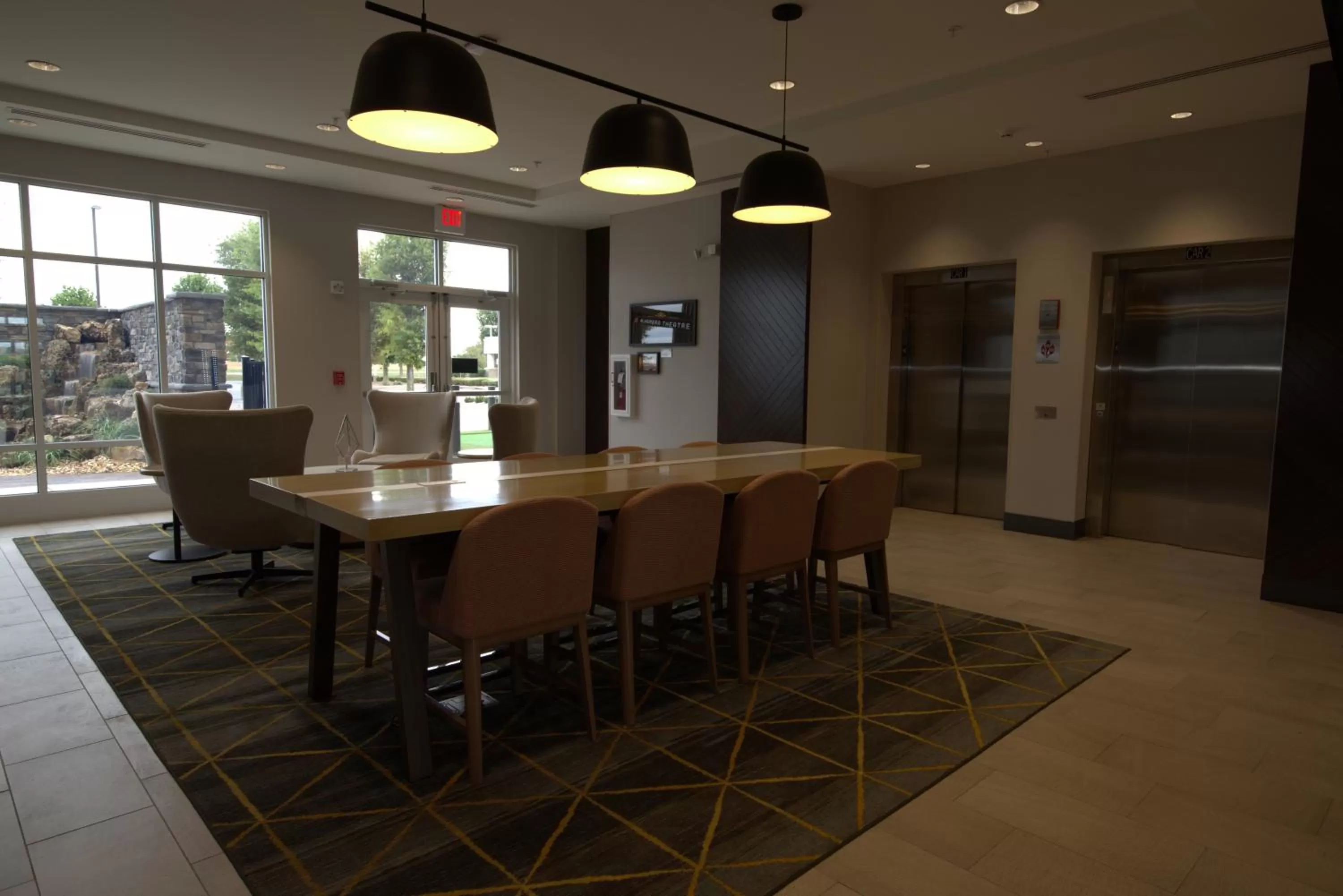 Seating area in Holiday Inn & Suites - Hopkinsville - Convention Ctr by IHG