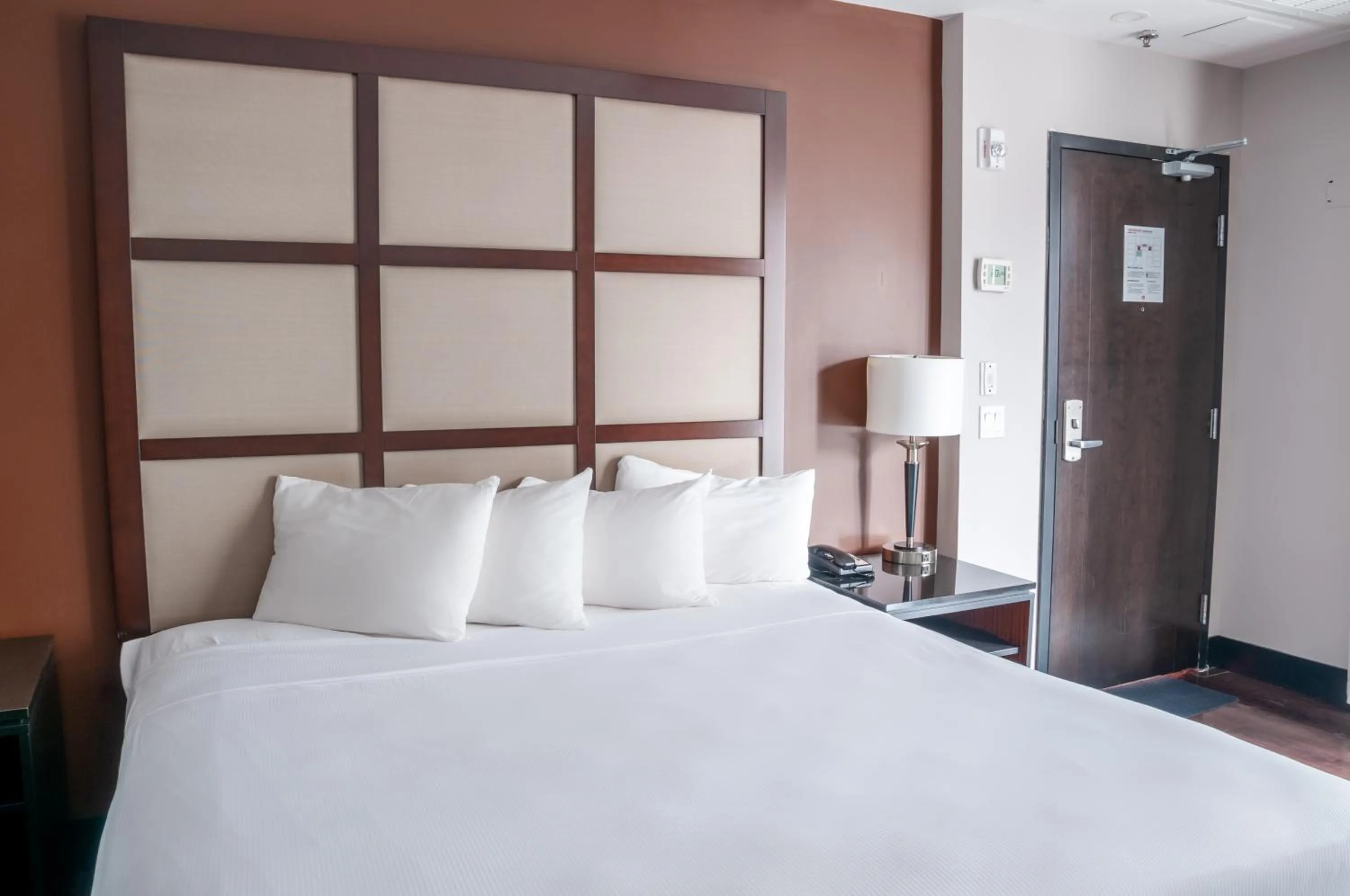 Bedroom, Bed in M Montreal Hostel