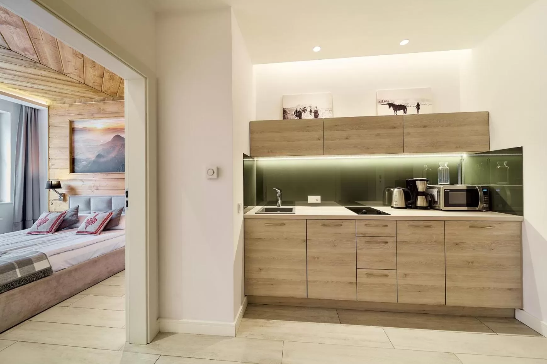 Kitchen or kitchenette, Bed in Aparthotel Giewont