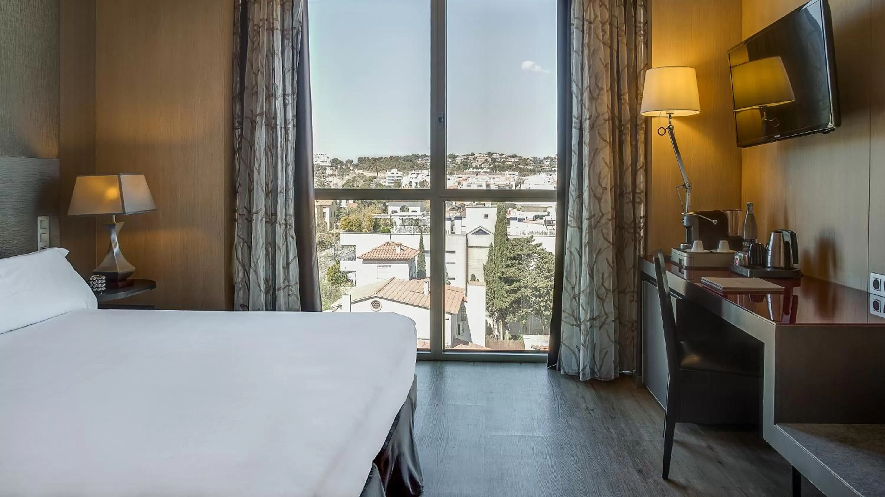City view, Bed in Hotel MiM Sitges & Spa