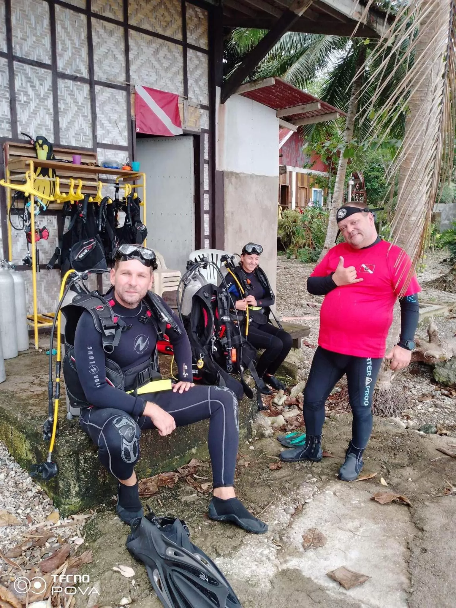 People in Paseo Del Mar Seaside Inn