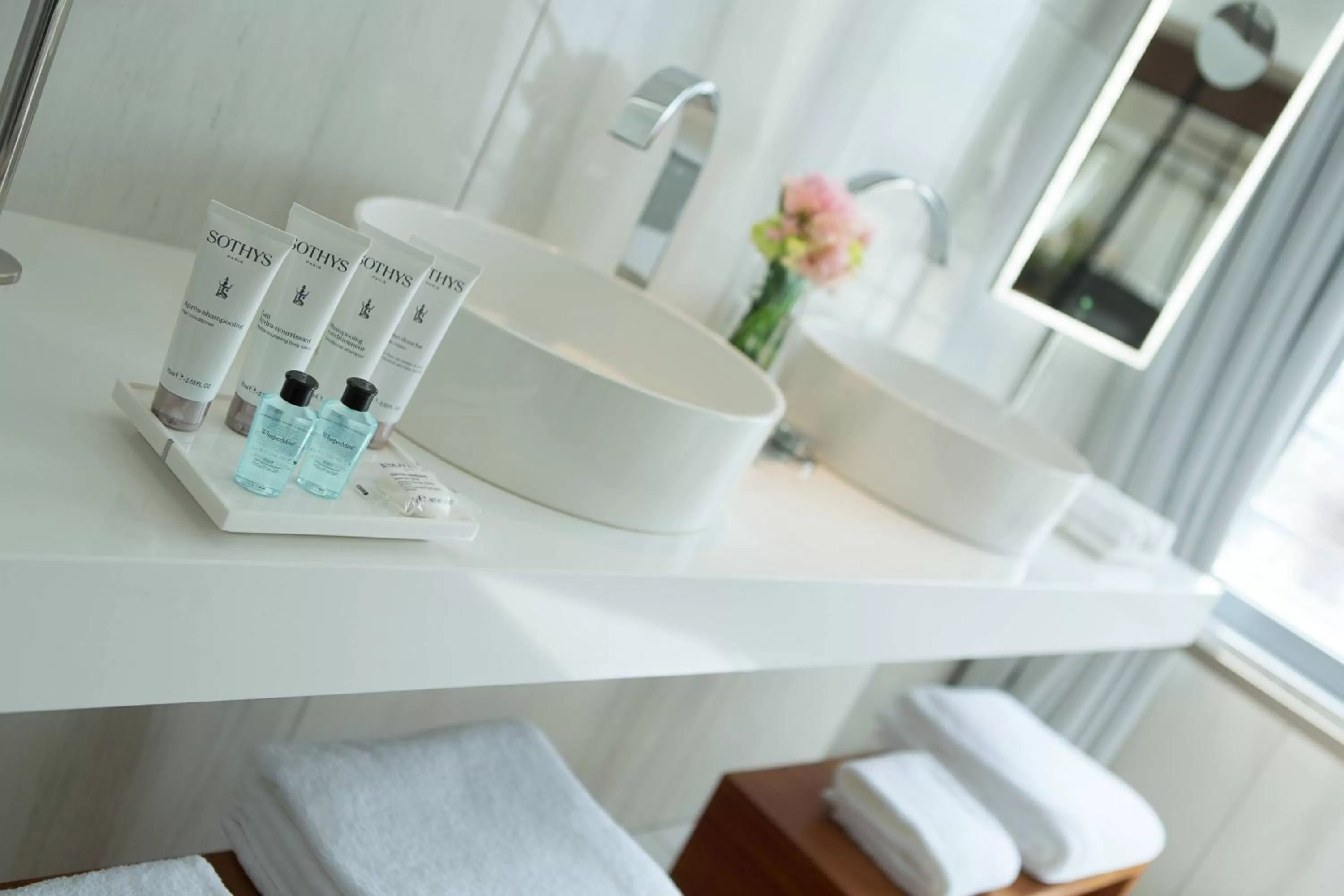 Bathroom in Renaissance Paris Republique Hotel & Spa