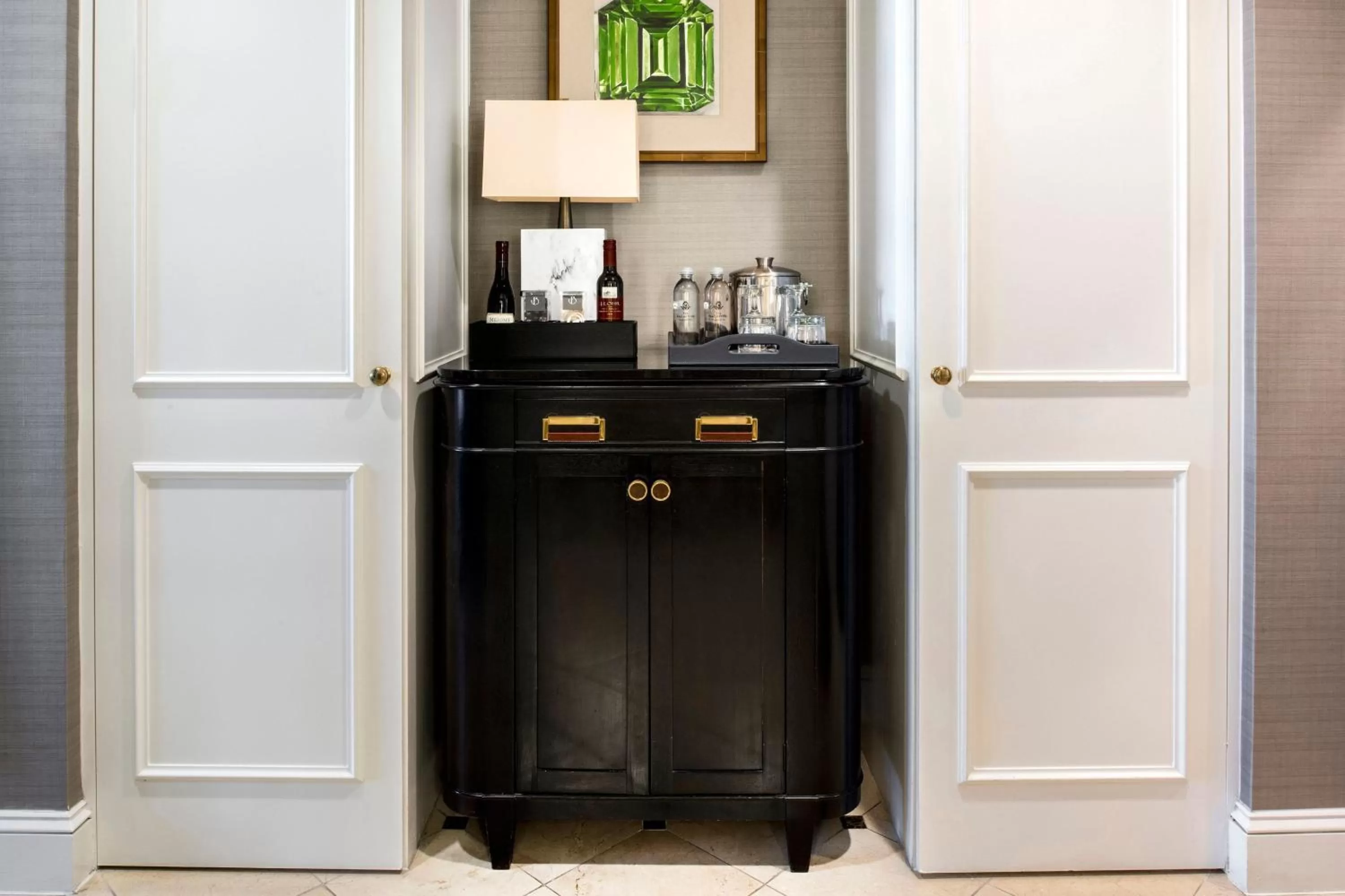 Lounge or bar in The Ballantyne, a Luxury Collection Hotel, Charlotte