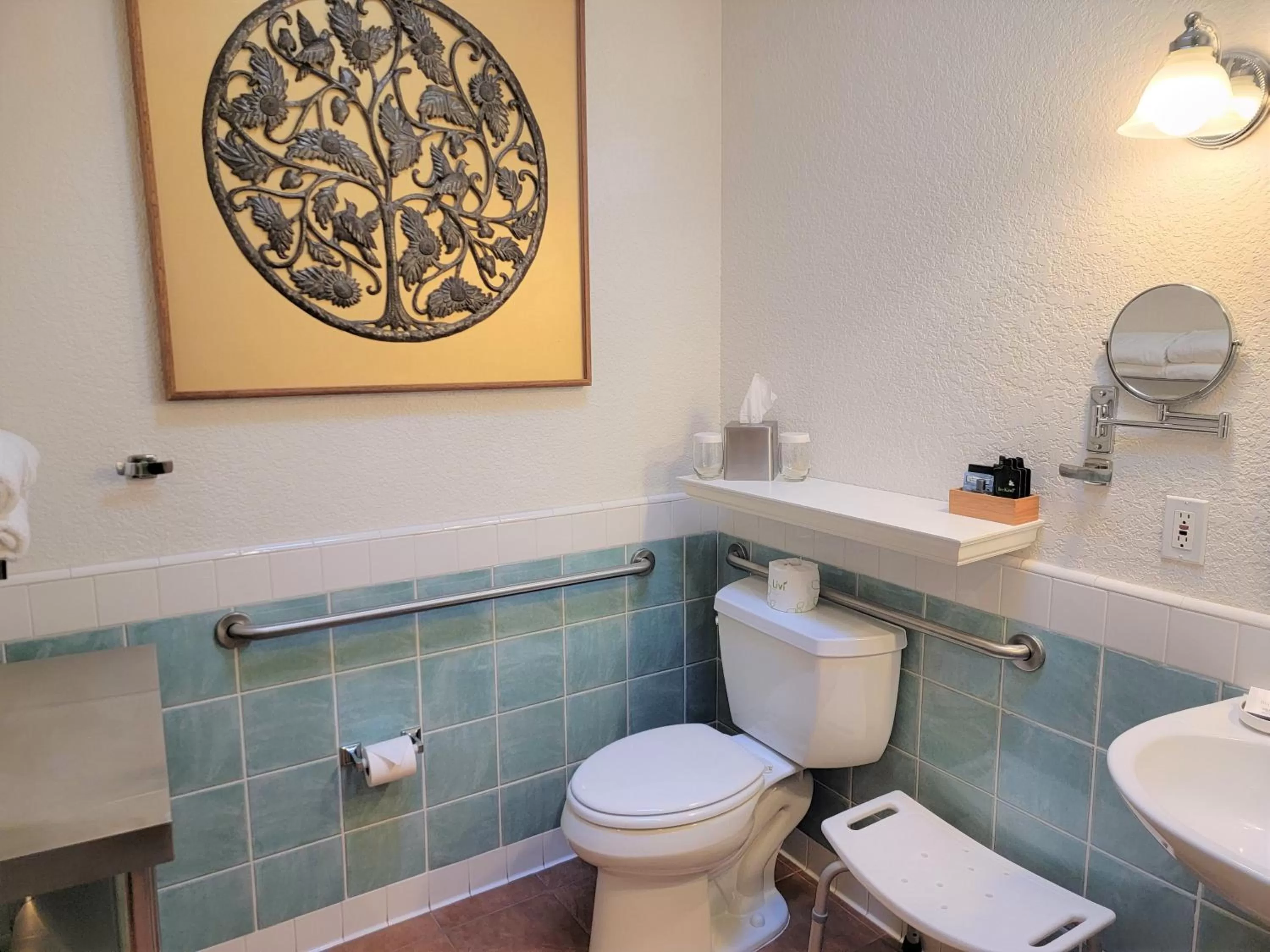 Bathroom in El Pueblo Inn