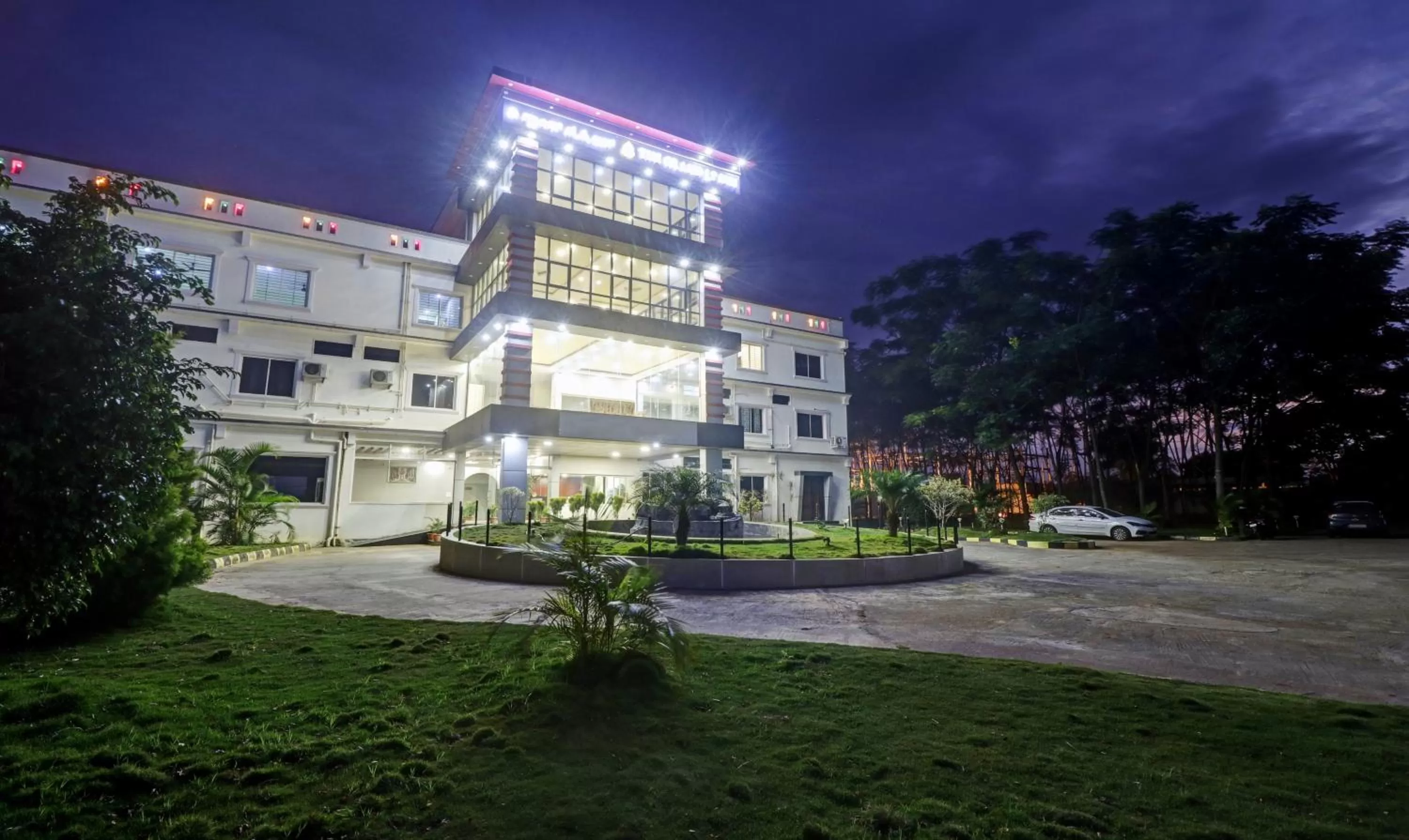 Facade/entrance, Property Building in Treebo Trend Grand JP Inn