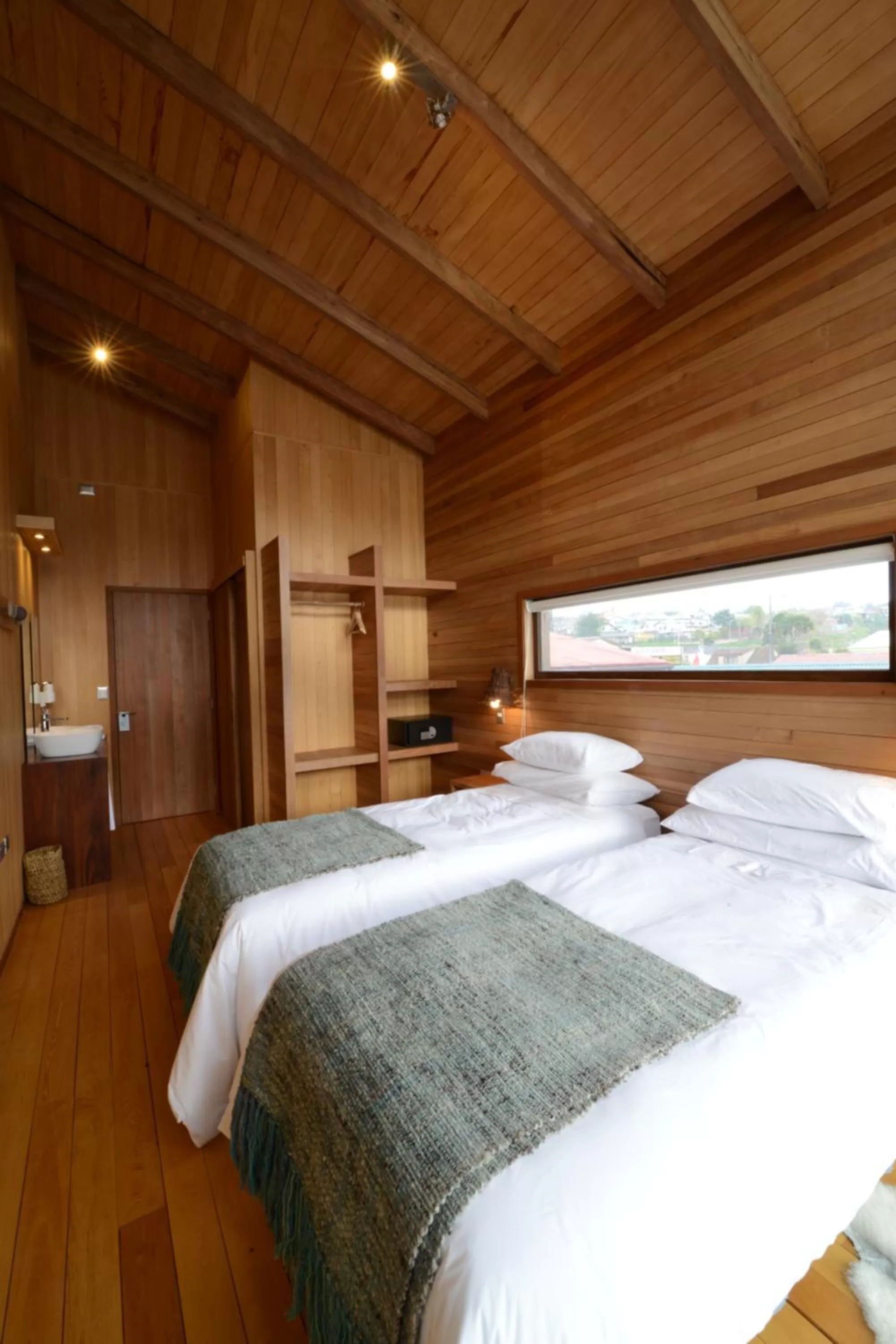 Bedroom, Bed in Sizigia