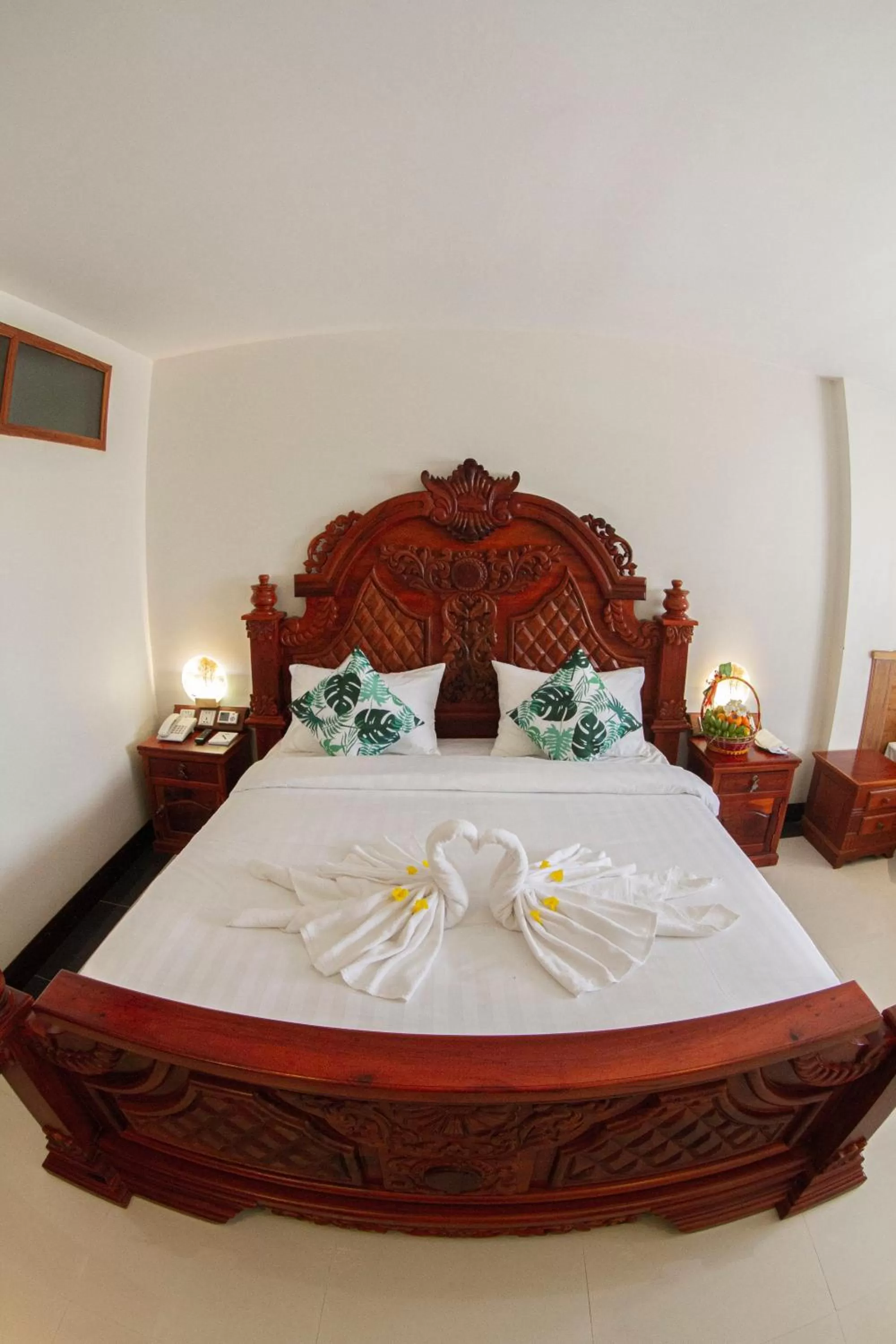 Bedroom, Bed in Kampong Thom Palace Hotel