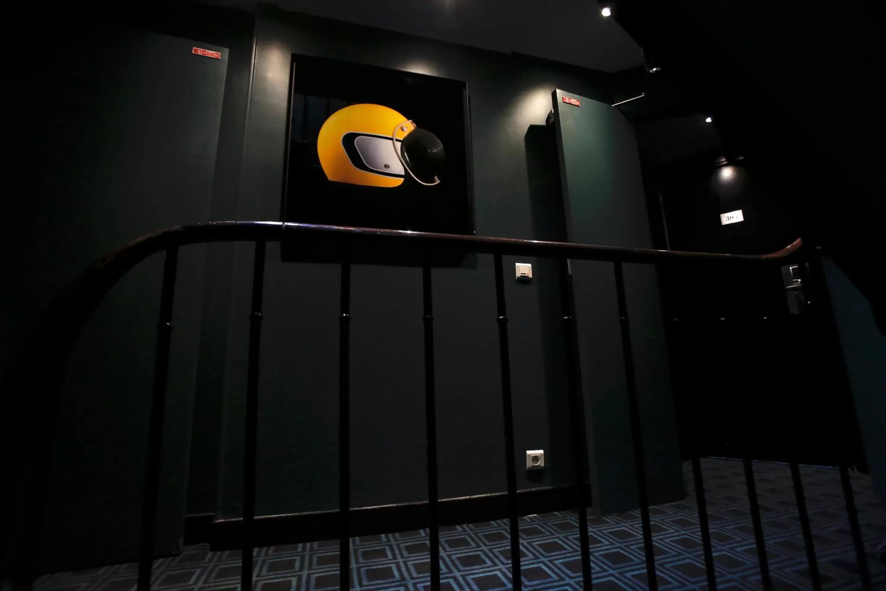 Decorative detail in Hôtel Etoile Trocadéro