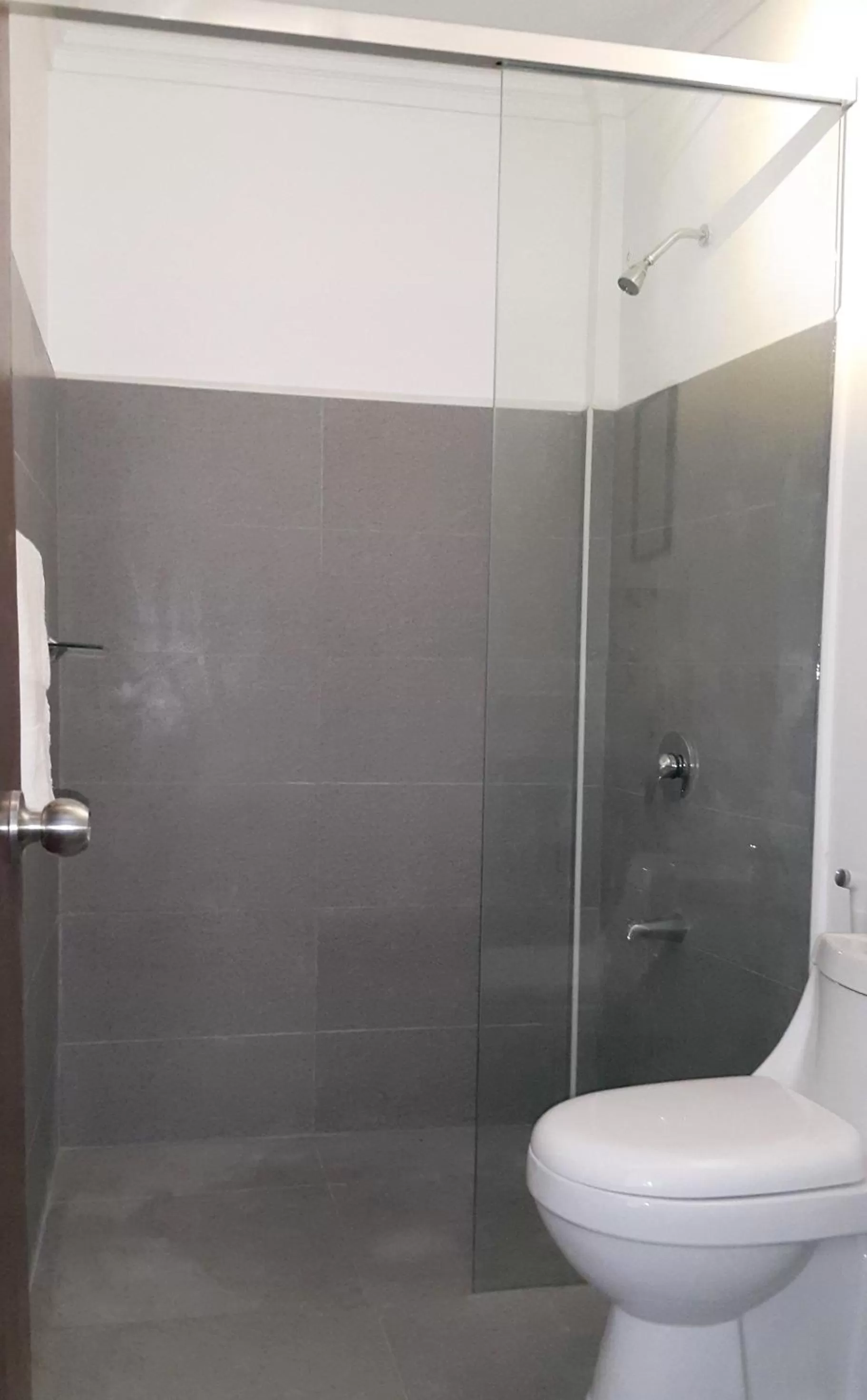 Bathroom in Positano Alona Beach Panglao