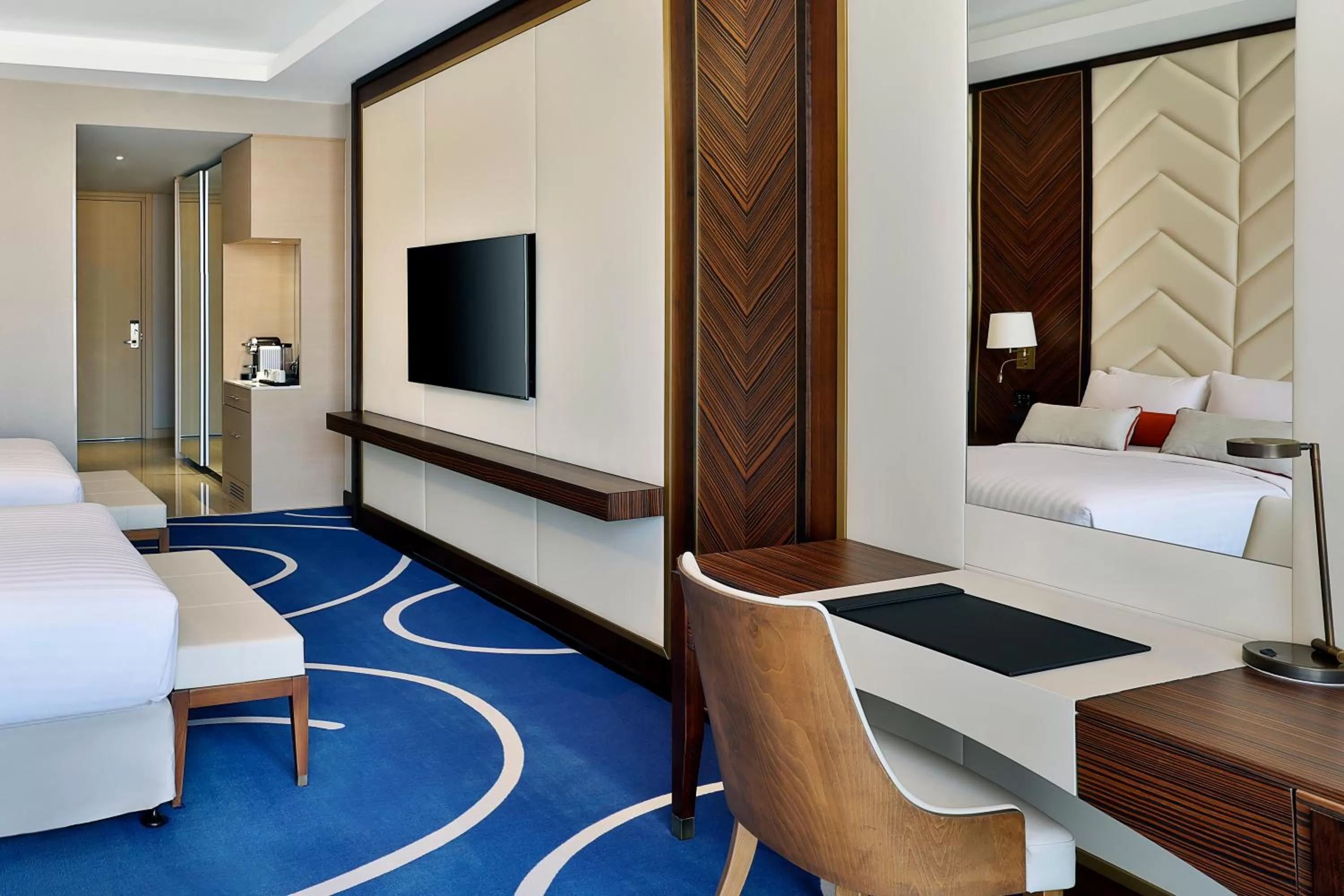 View (from property/room), Bed in Jeddah Marriott Hotel Madinah Road