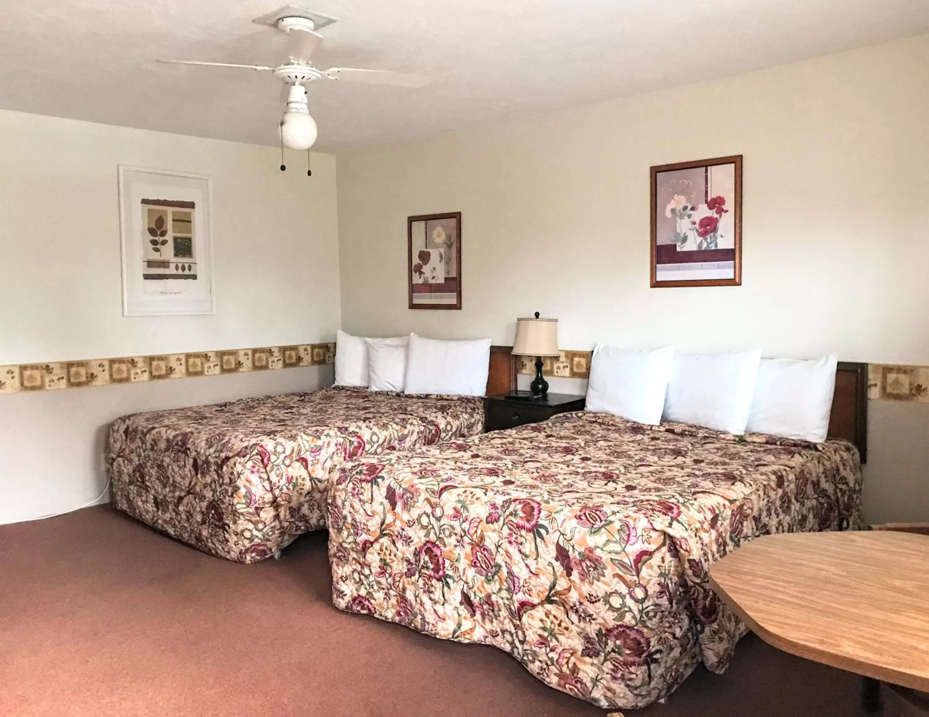 Bed in Lighthouse Inn