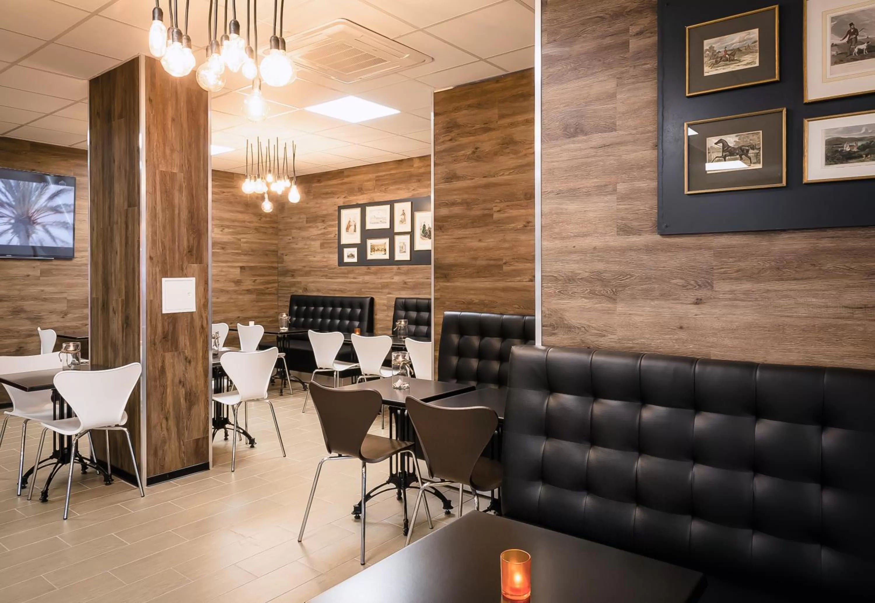 Restaurant/places to eat in Augustus Hotel Bernkastel - Comfortable Budget Hotel