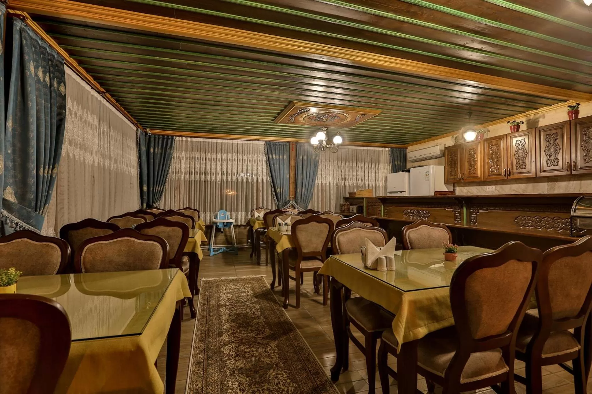 Restaurant/places to eat in Milat Cave Hotel