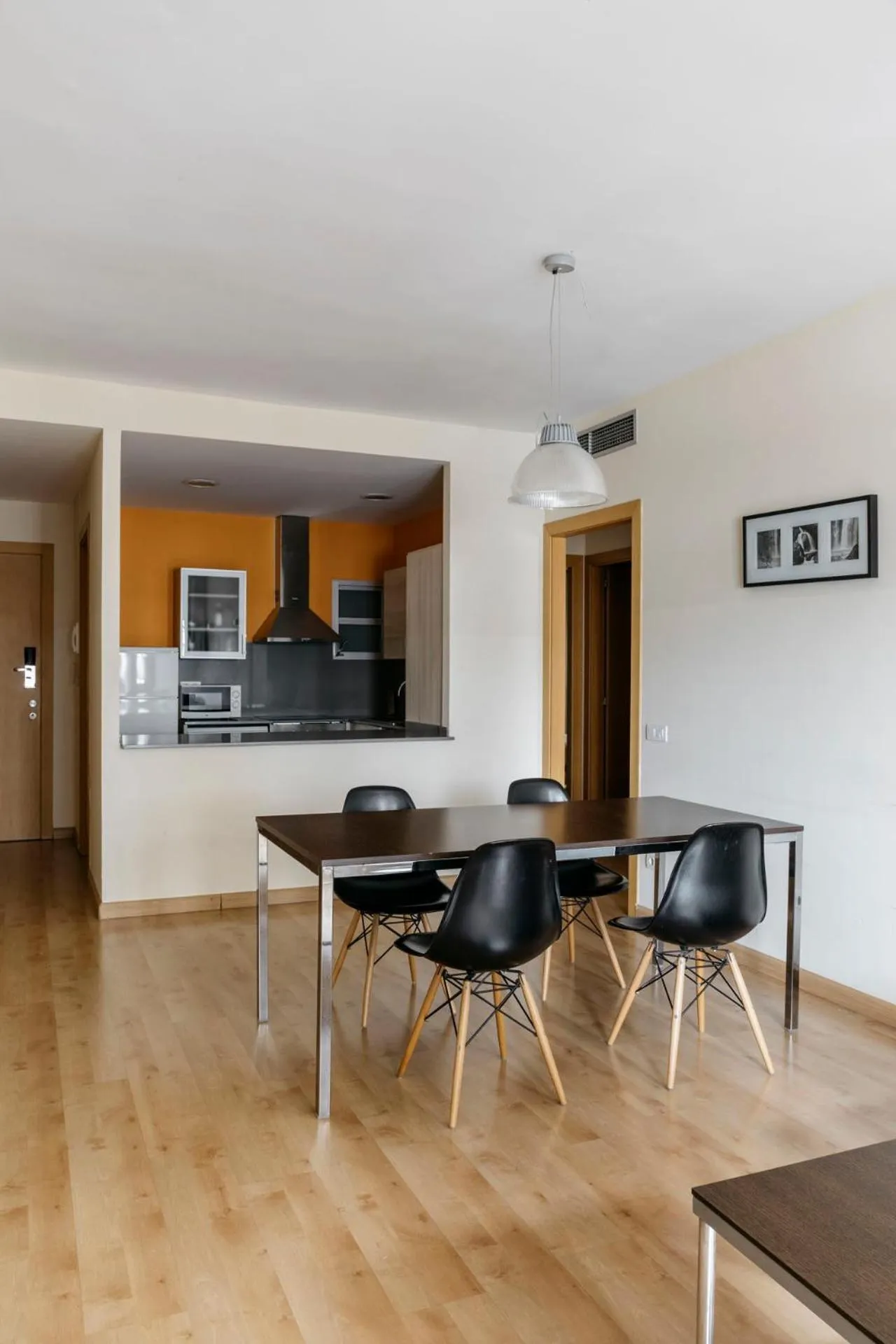 Dining area in Barcelona Apartment Villarroel