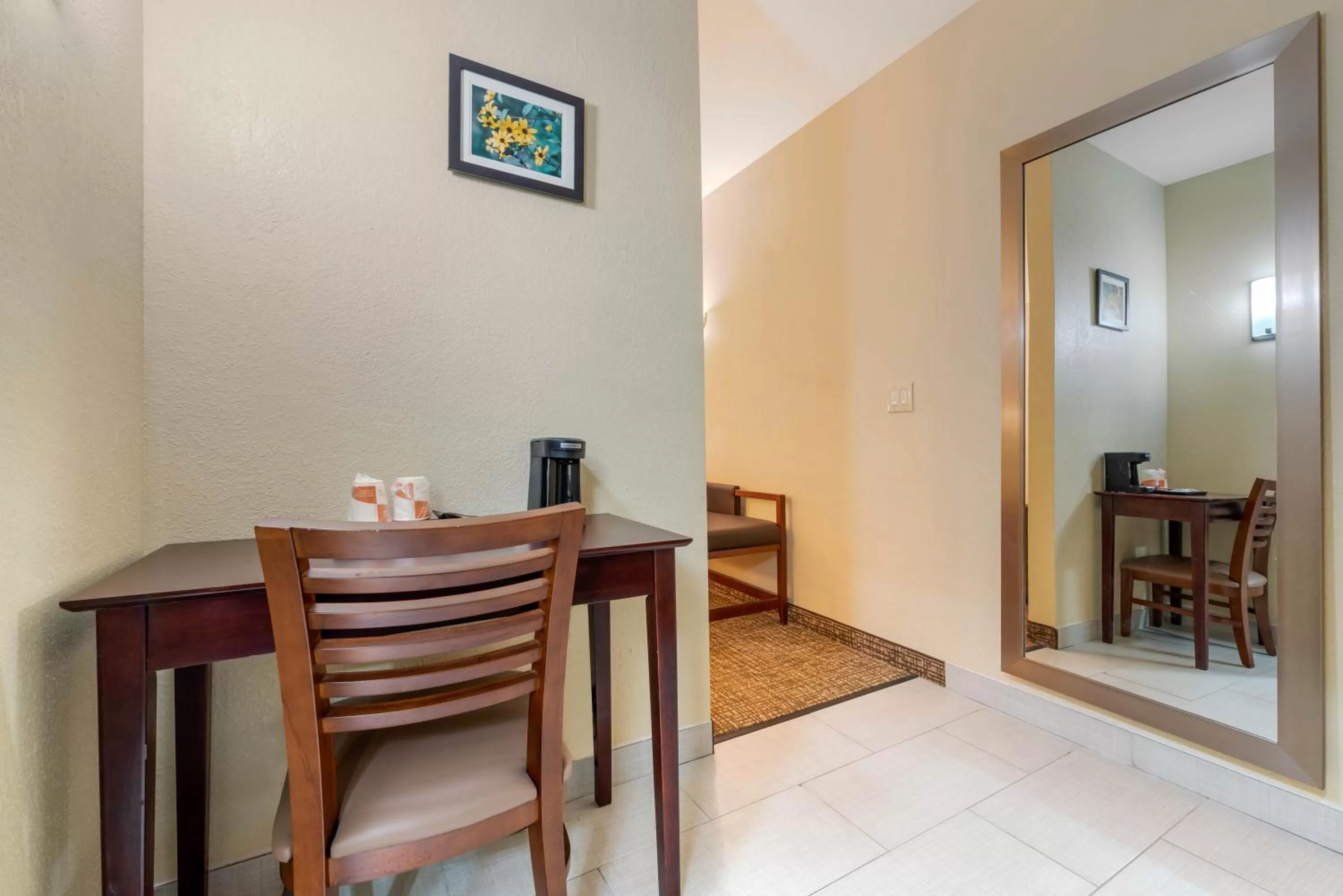 Seating area in Comfort Inn & Suites