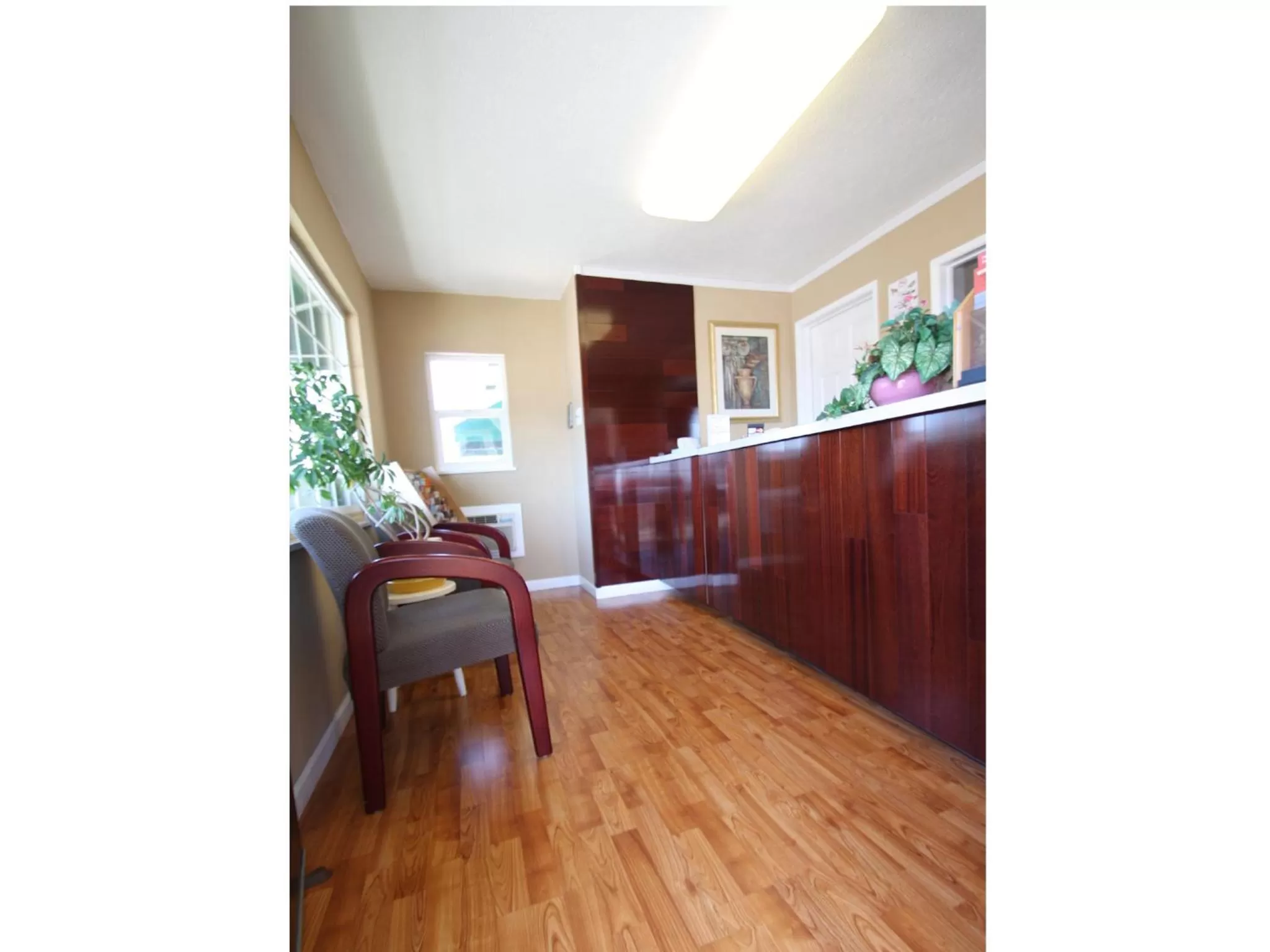 Lobby or reception in Redwood Inn