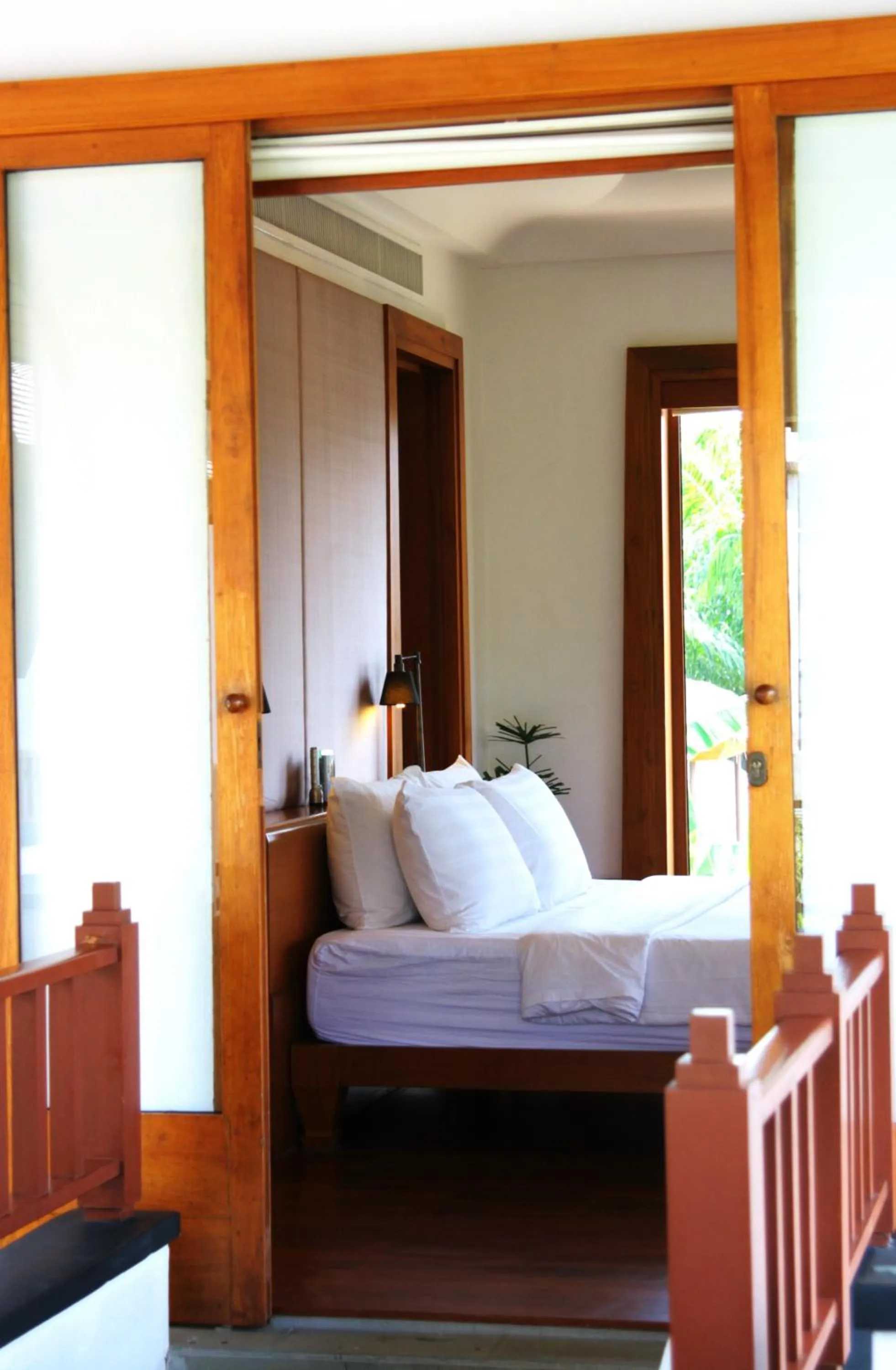 Bed in Nakamanda Resort and Spa
