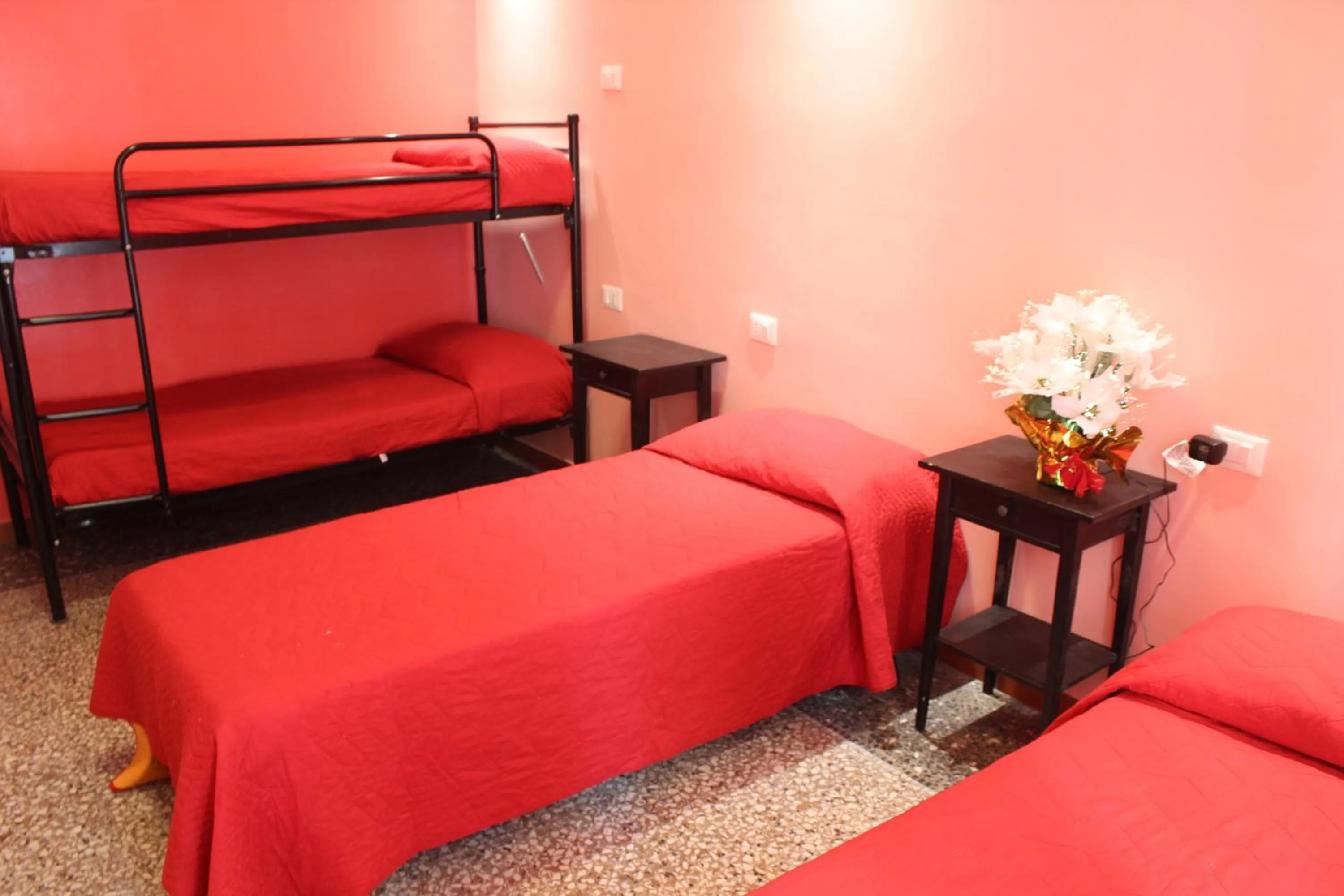 bunk bed, Bed in Legend R.G.