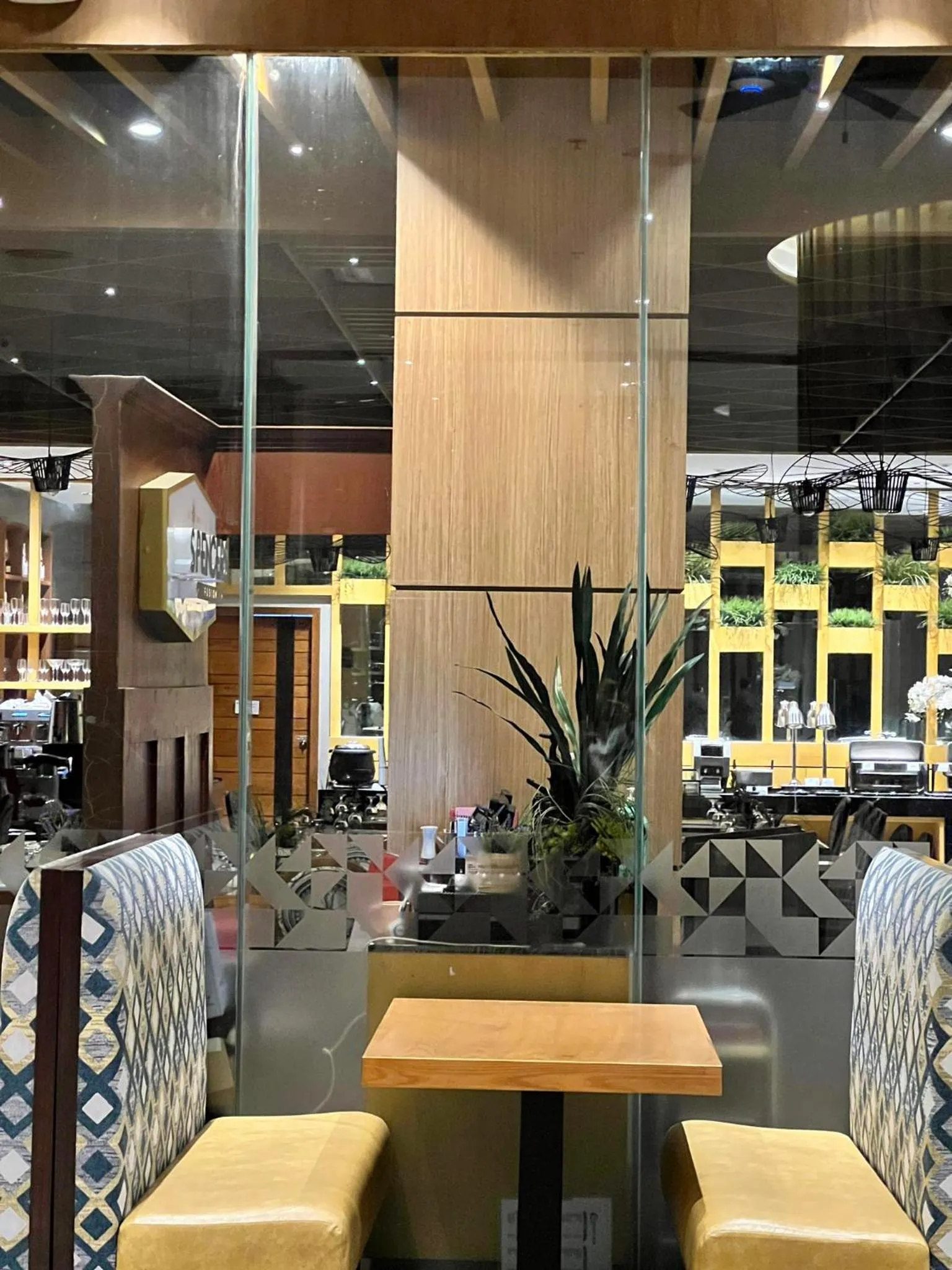 Restaurant/places to eat in Best Western Plus Metro Clark