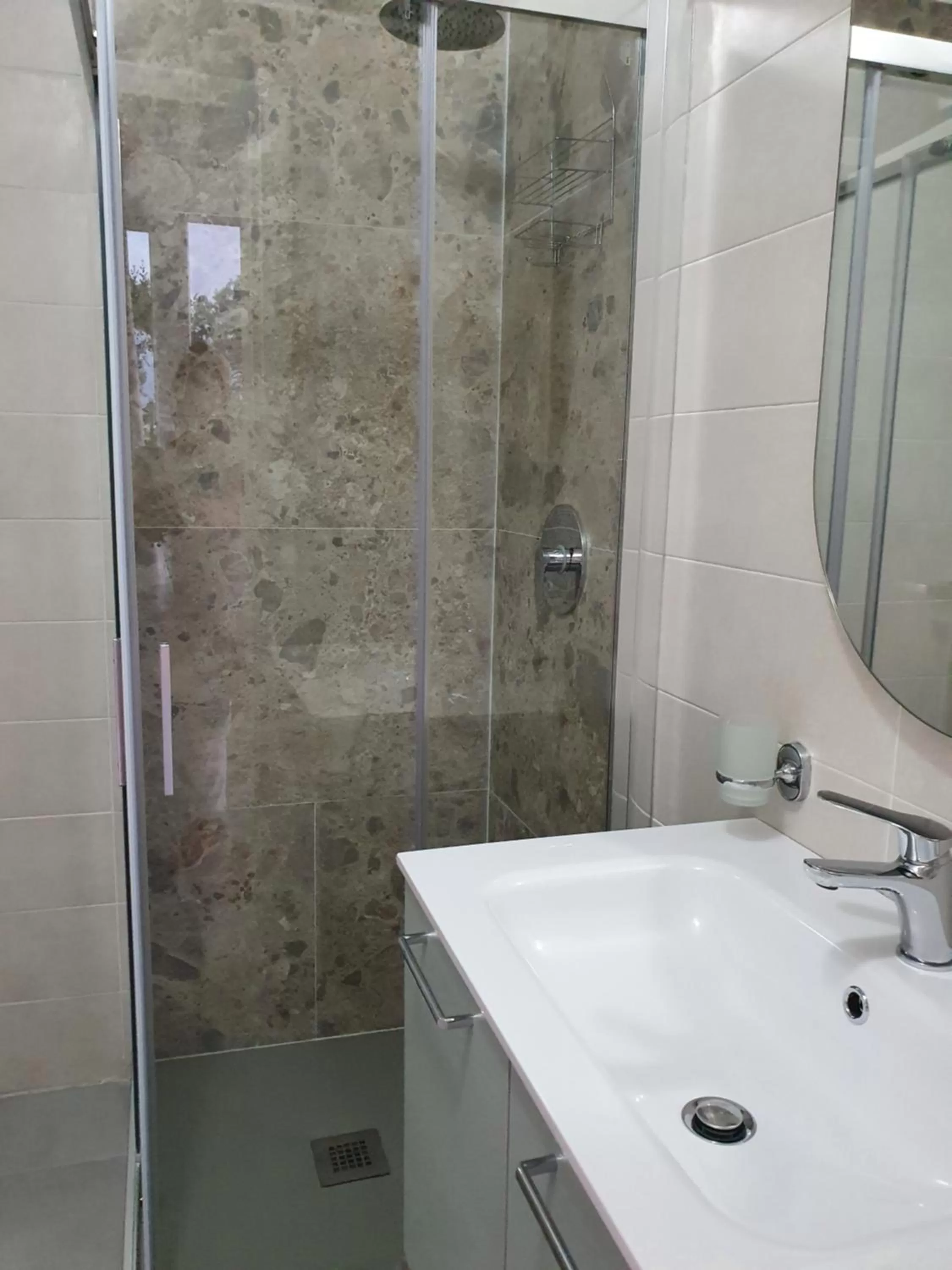 Bathroom in Clipper Suite