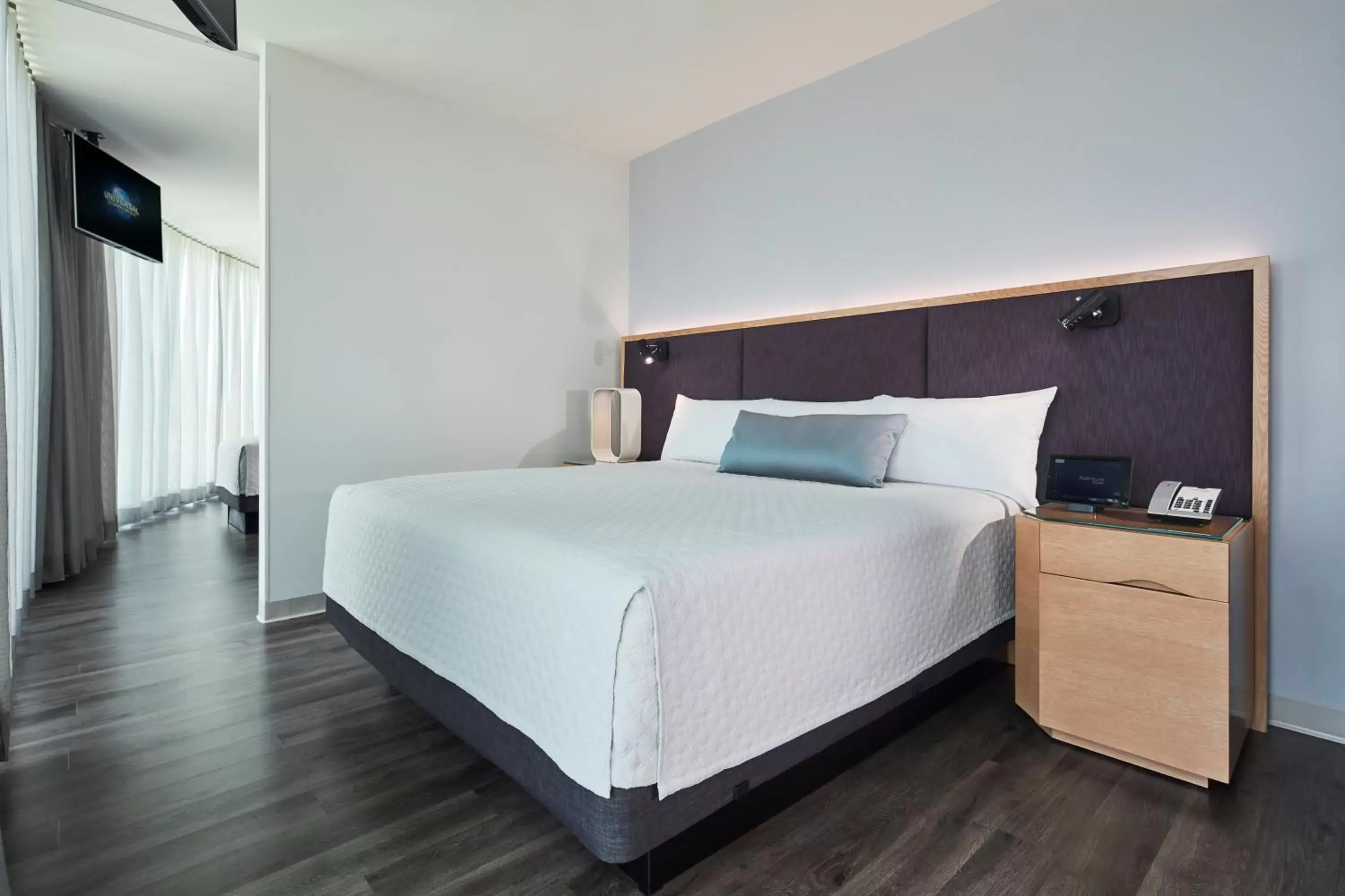 Kids Suite (Includes Early Park Admission*) in Universal's Aventura Hotel Kids Suite (Includes Early Park Admission*) in Universal's Aventura Hotel