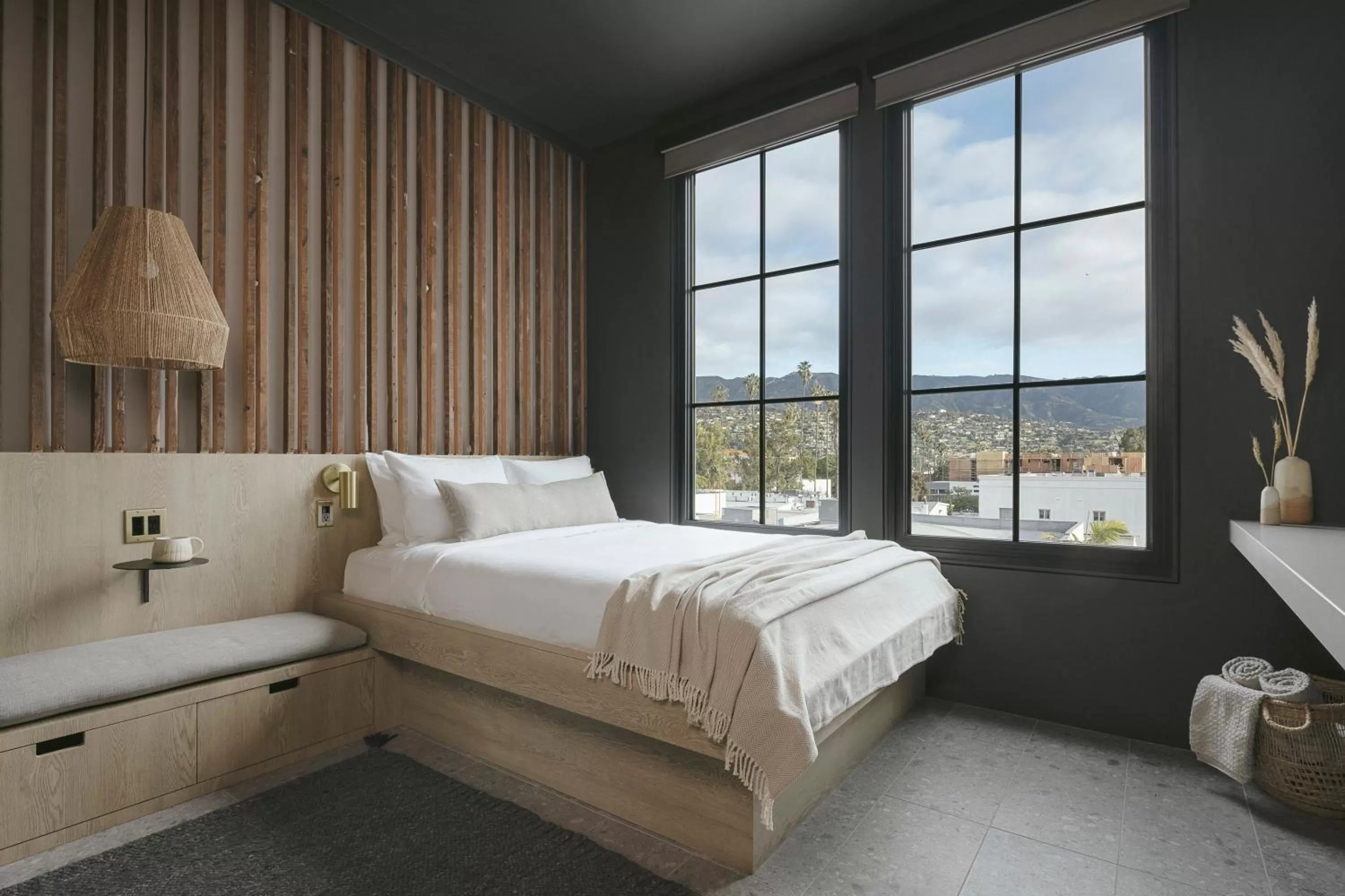 View (from property/room), Bed in Drift Santa Barbara, a Member of Design Hotels