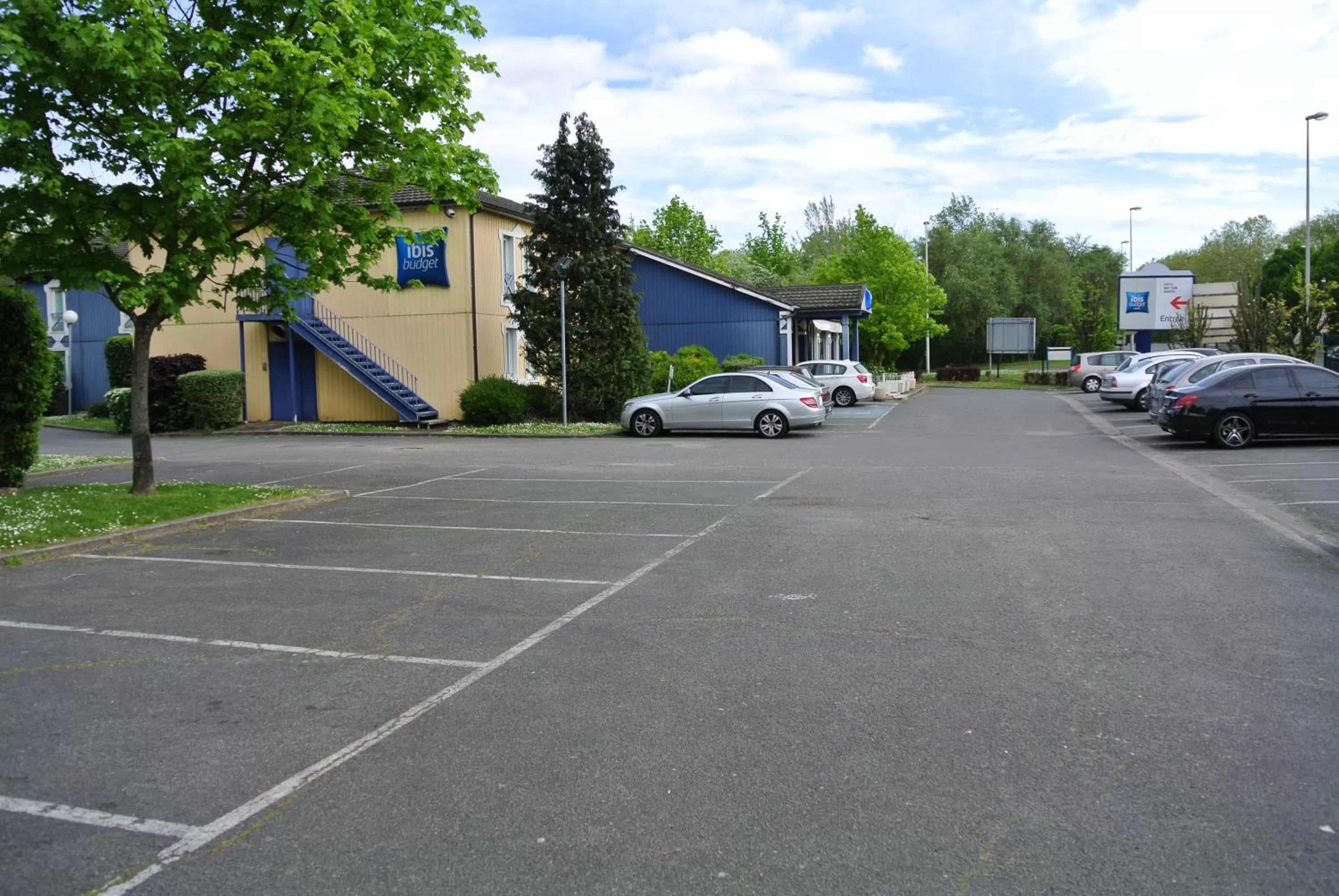 Facade/entrance, Property Building in ibis budget Marne la Vallée Bry sur Marne