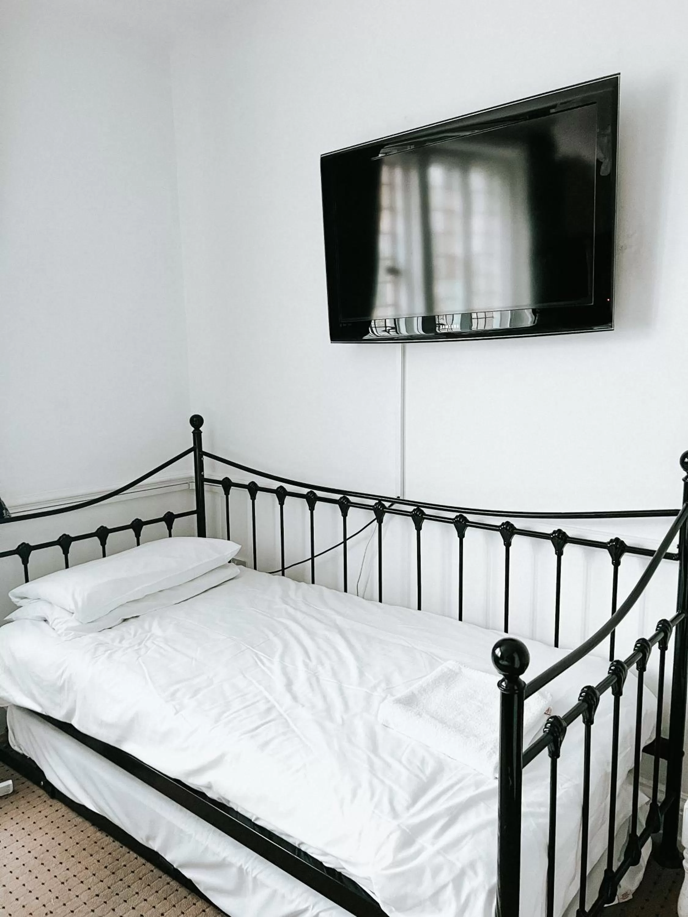 Bed in The Red Lion Inn