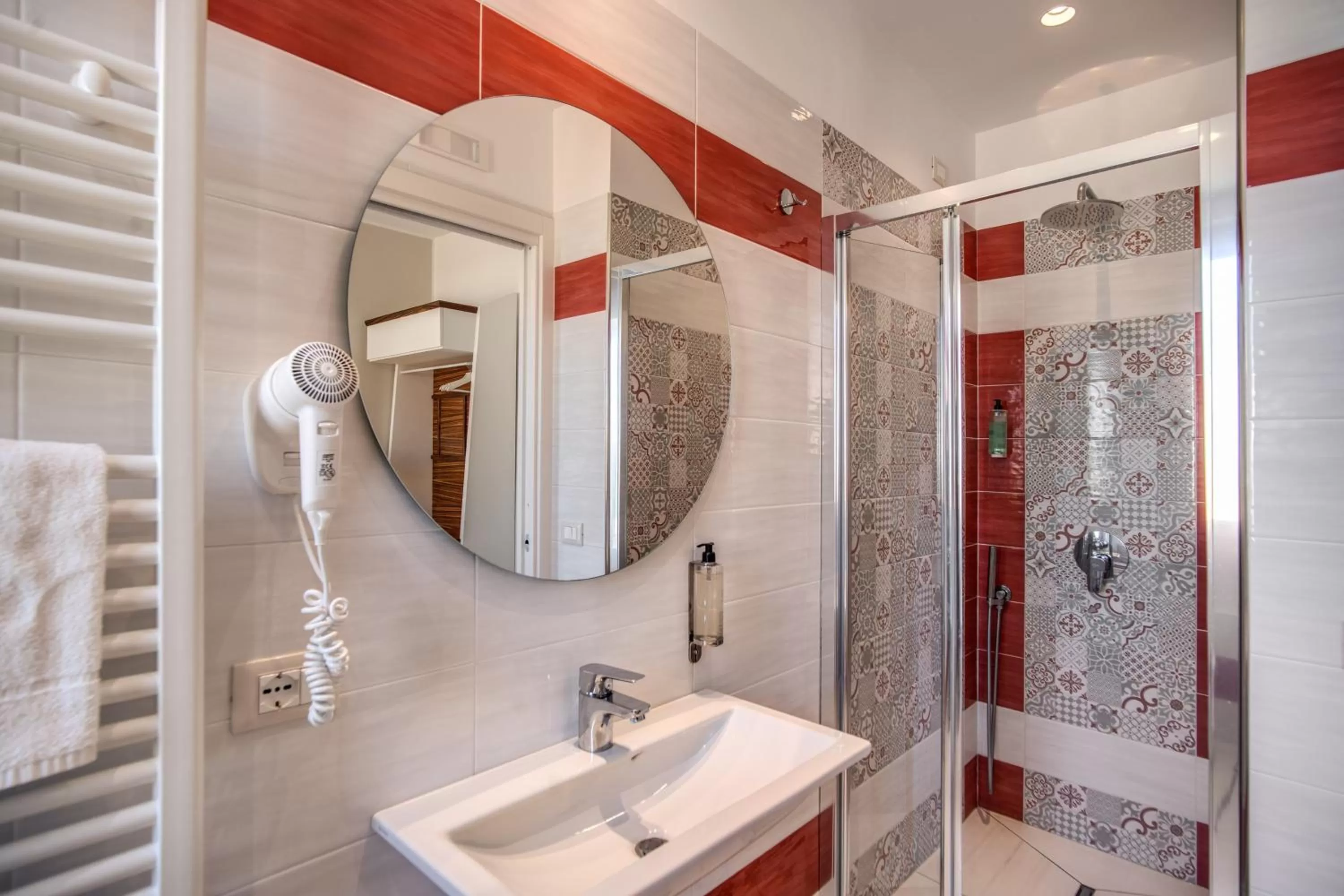 Shower in Hotel Florida