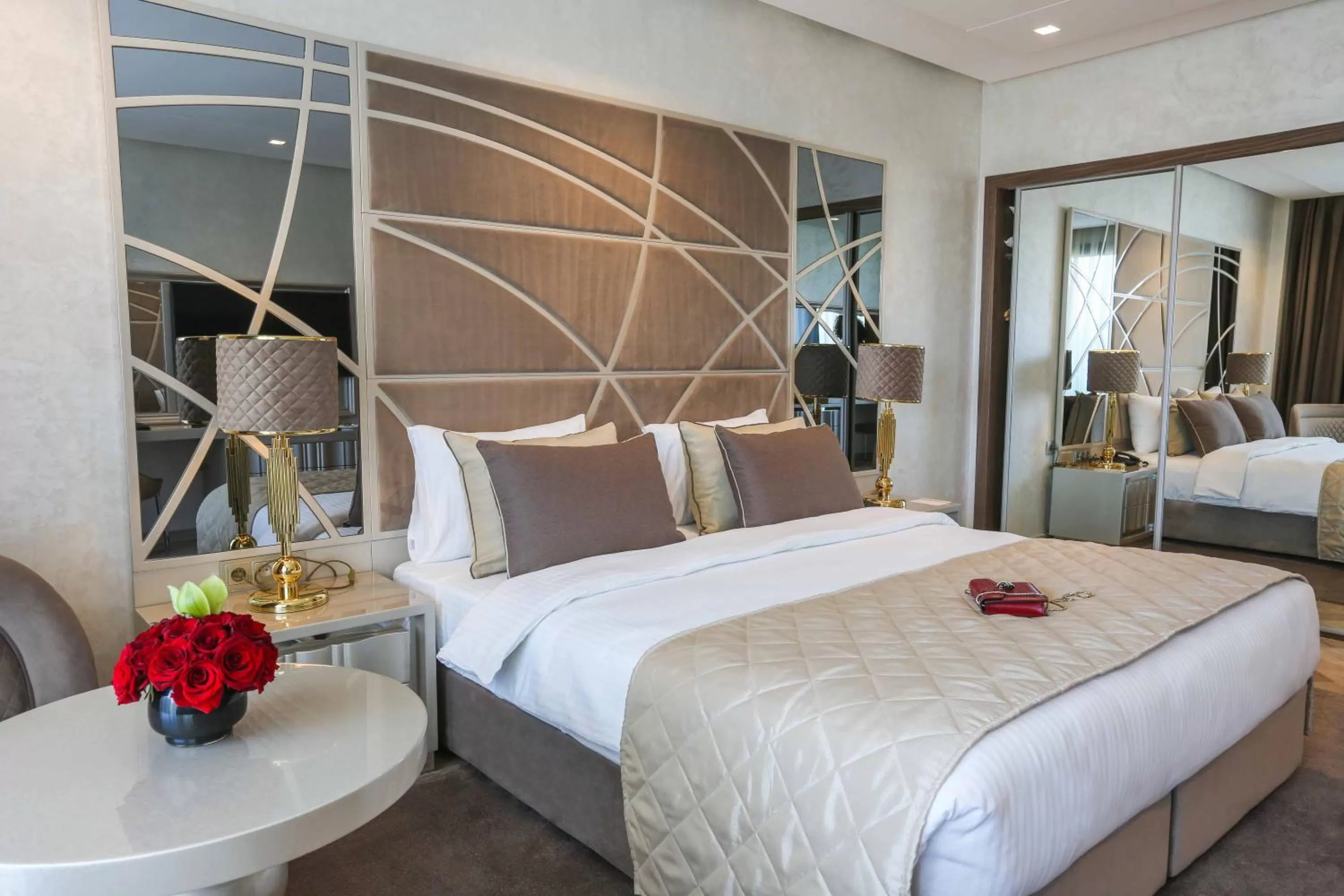 Photo of the whole room, Bed in Suite Hotel Casa Diamond