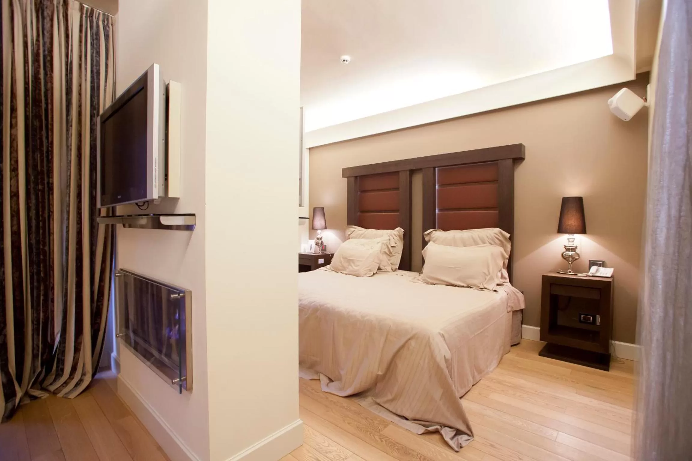 Photo of the whole room, Bed in Euroterme