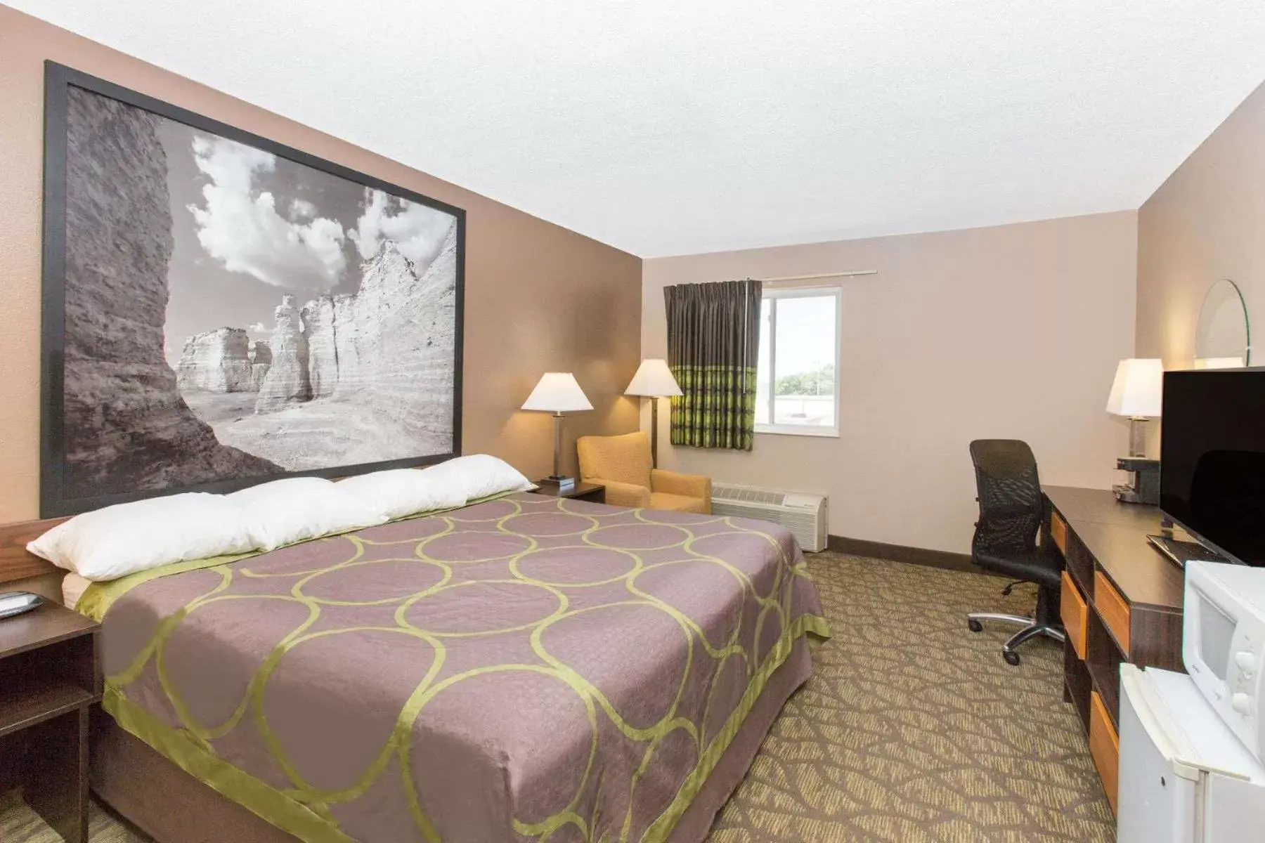 Queen Room - Smoking in Super 8 by Wyndham Belleville Queen Room - Smoking in Super 8 by Wyndham Belleville