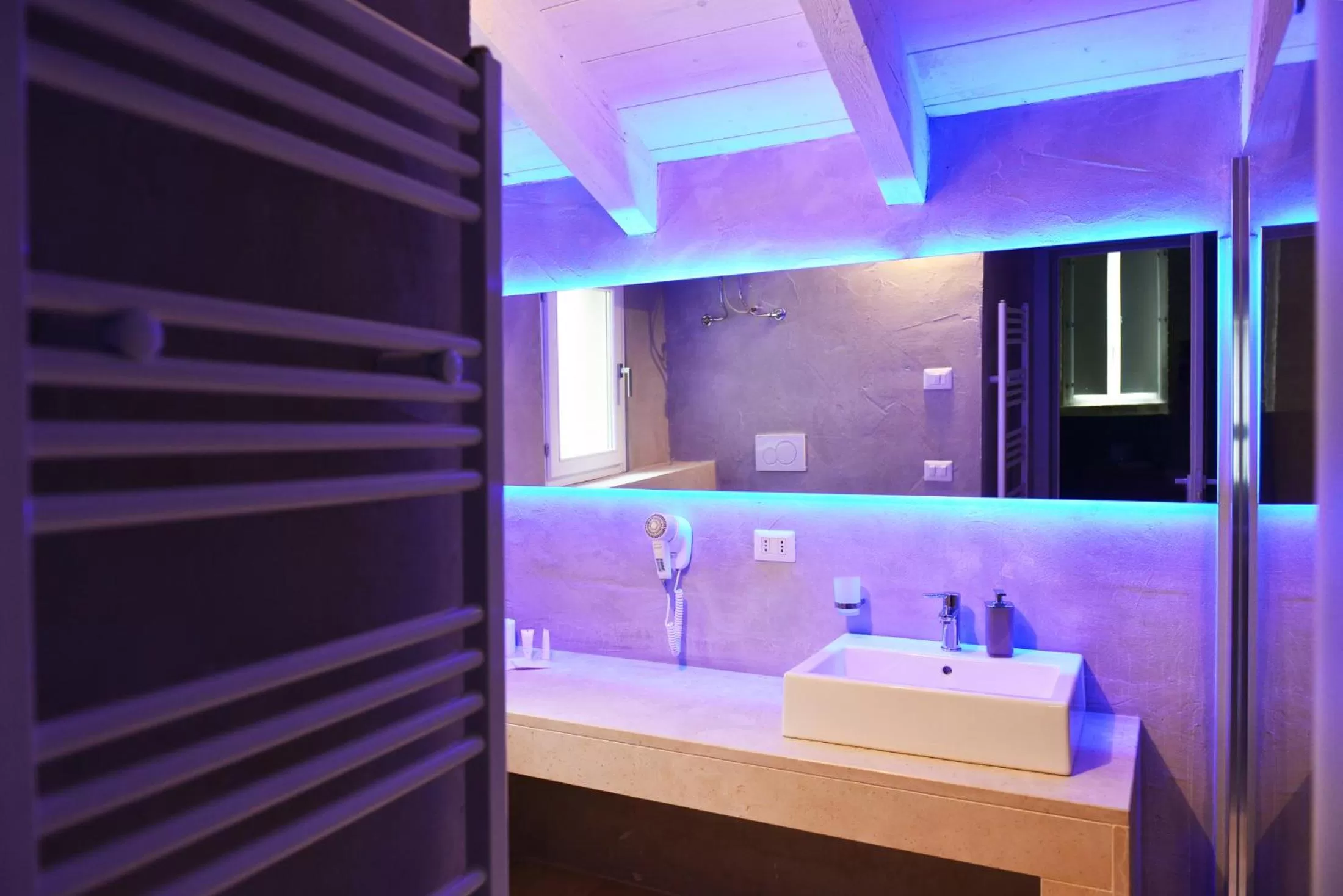 Bathroom in Graffiti Living - Affittacamere