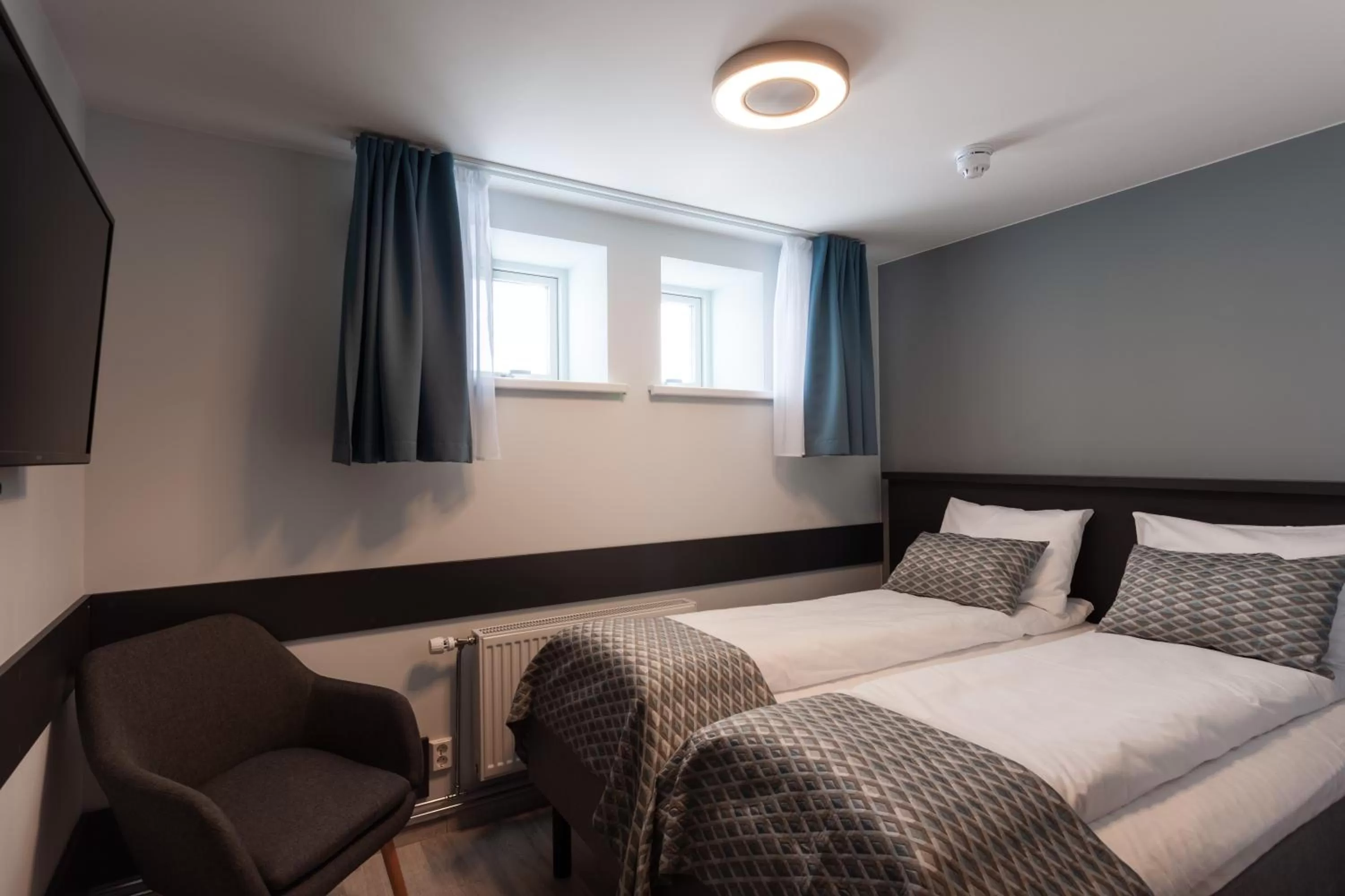 Bedroom, Bed in The View