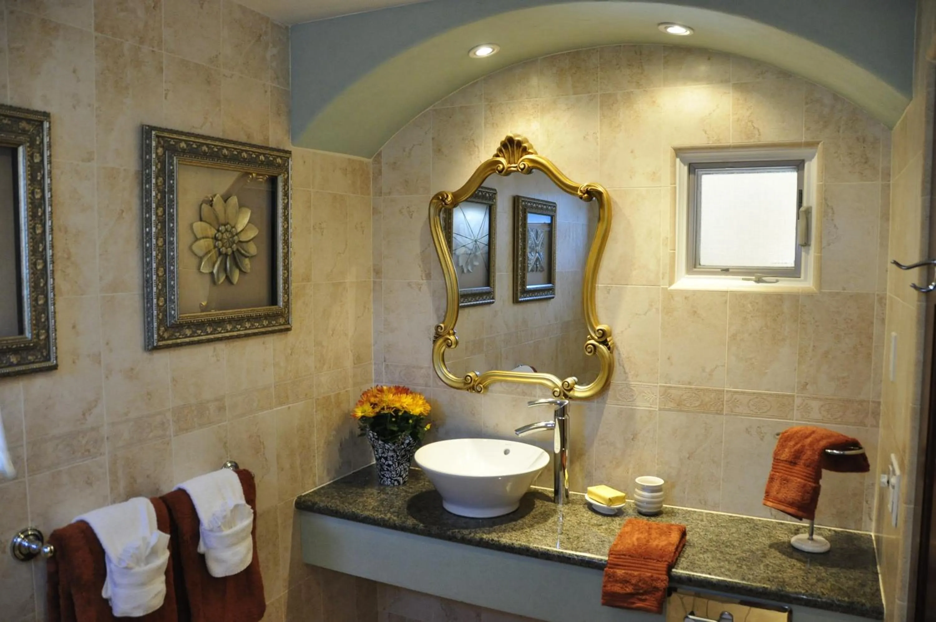 Bathroom in The Eagle Inn