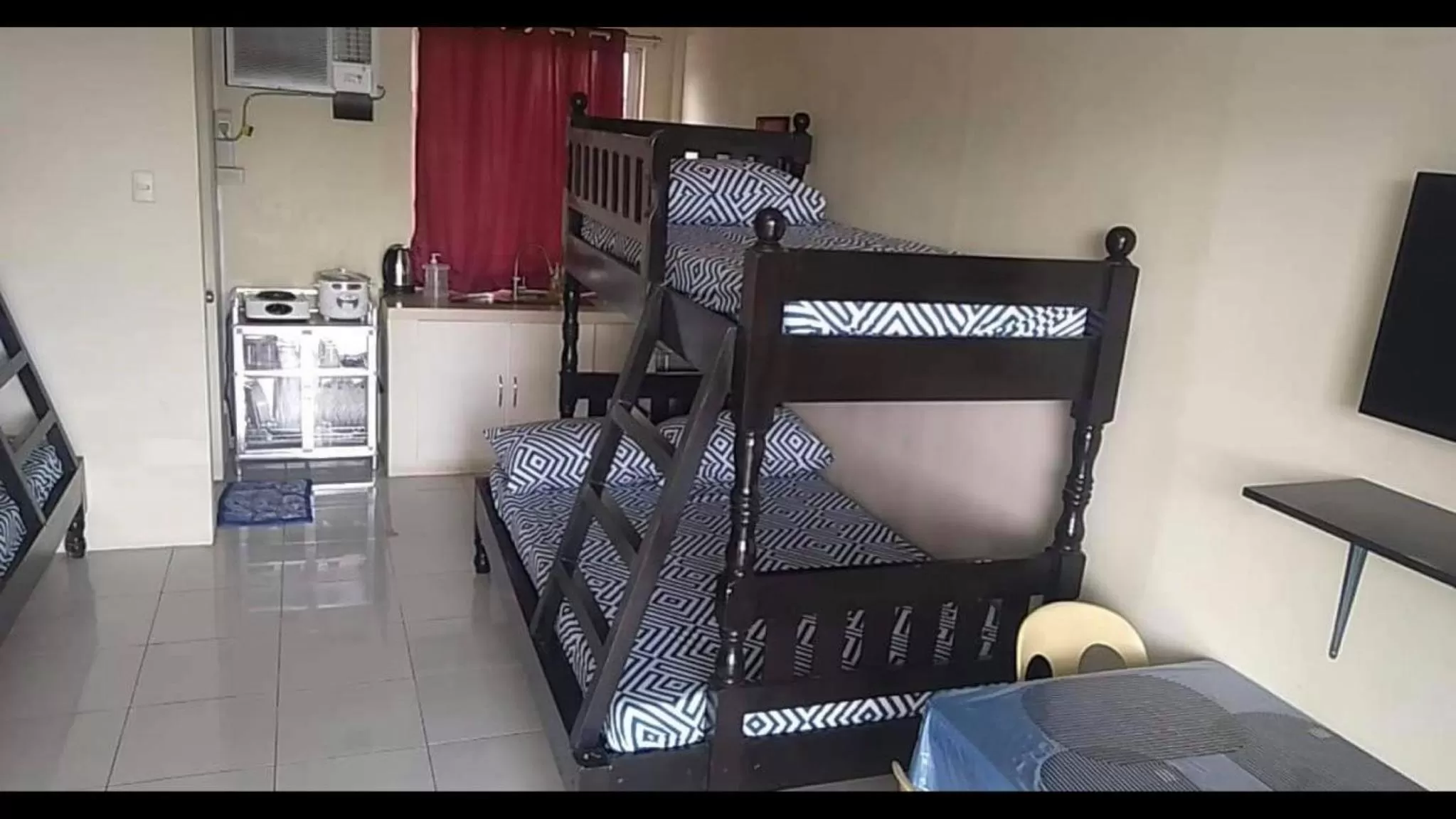 Bed in RV3 TRANSIENT HOUSE