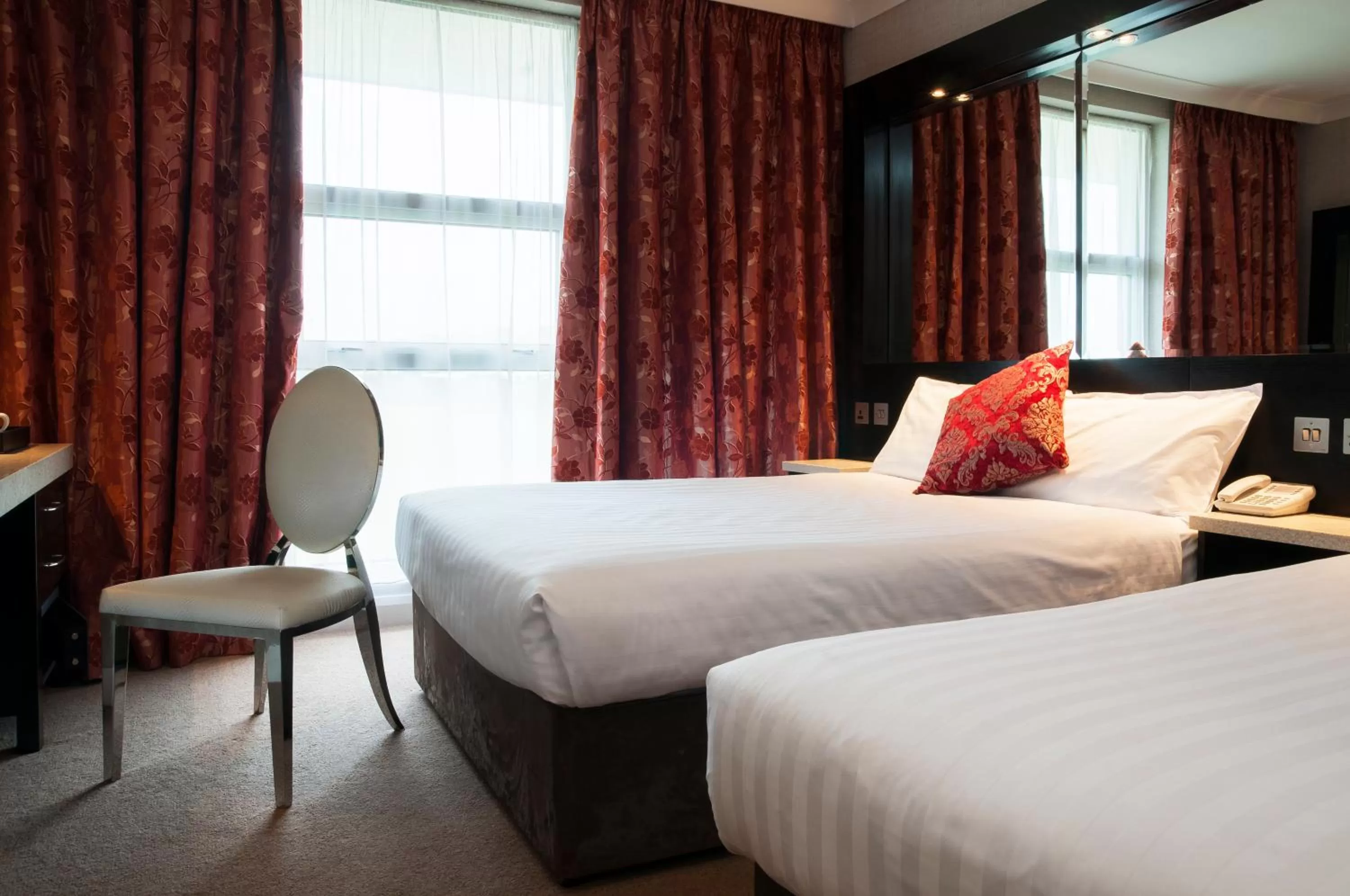 Bed in Flannery's Hotel