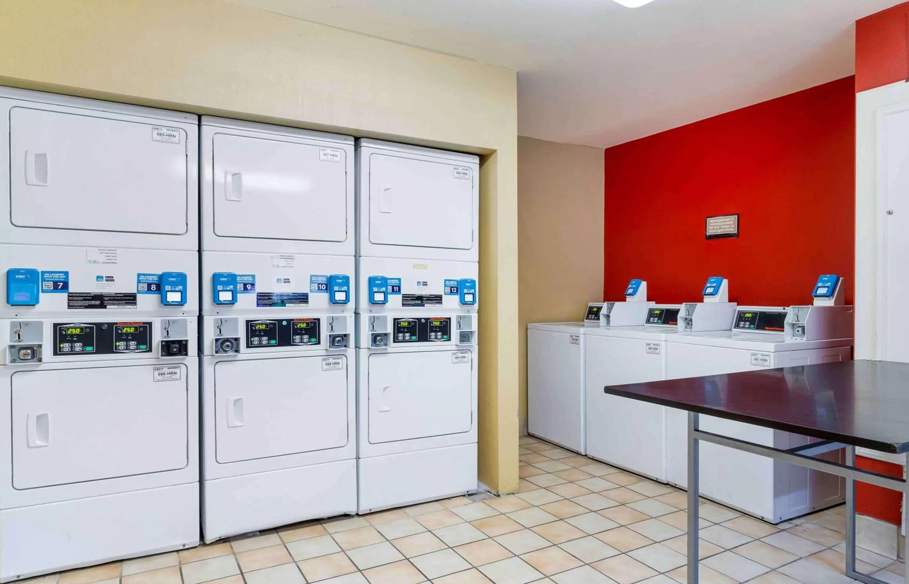 Property building in Extended Stay America Suites - Houston - Galleria - Uptown