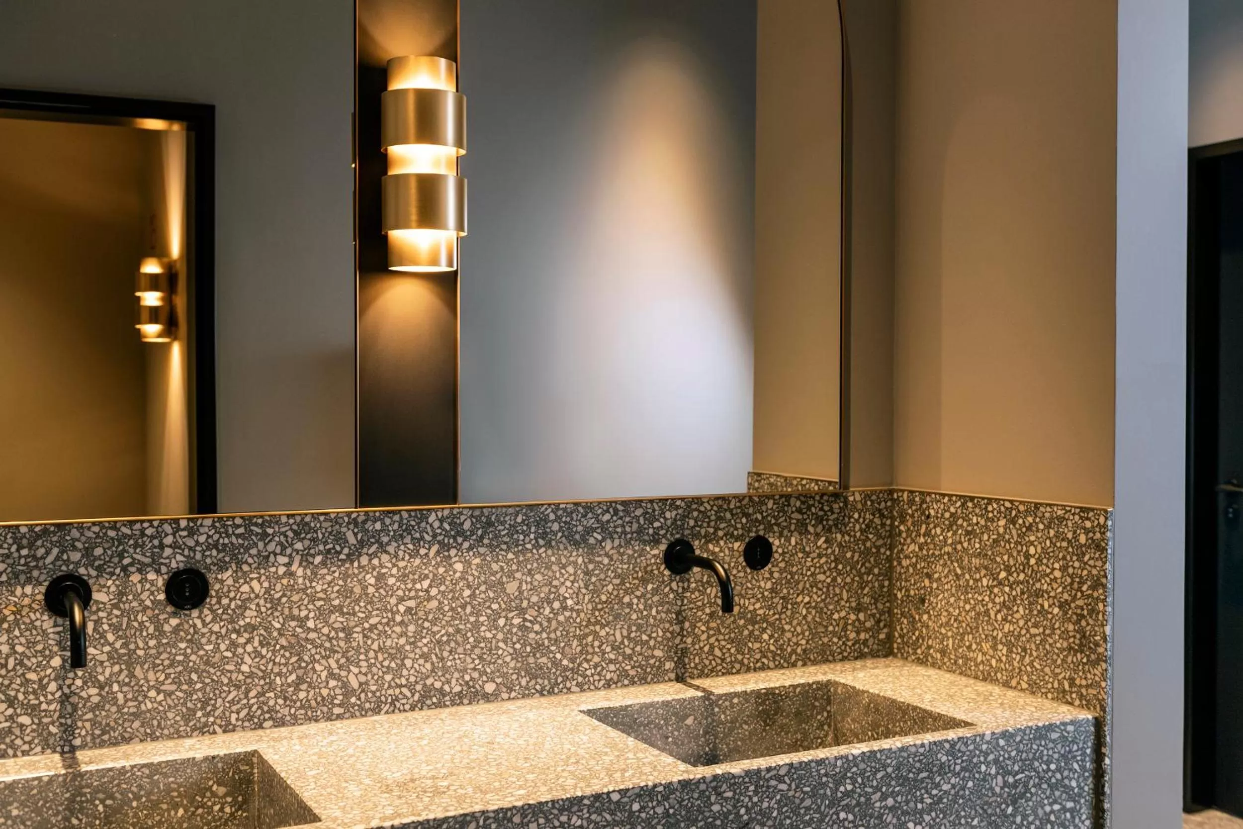 Public Bath in Hotel Schillerhof, Weimar