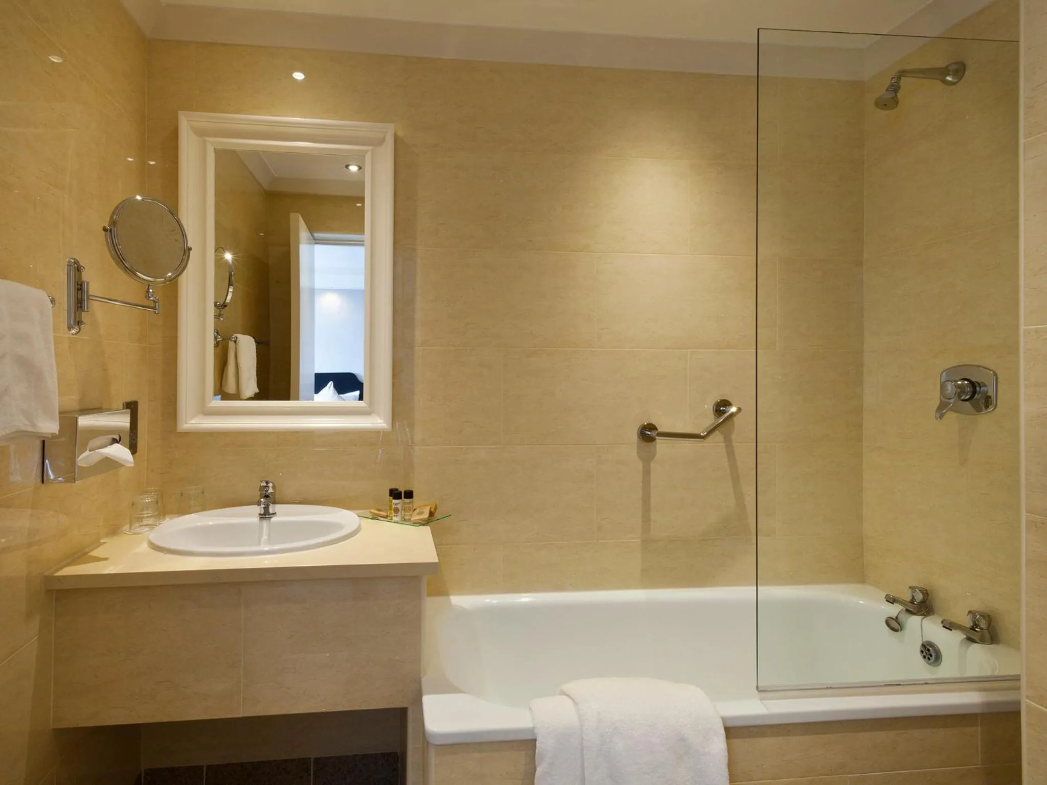 Bathroom in Bonnington Hotel & Leisure Centre