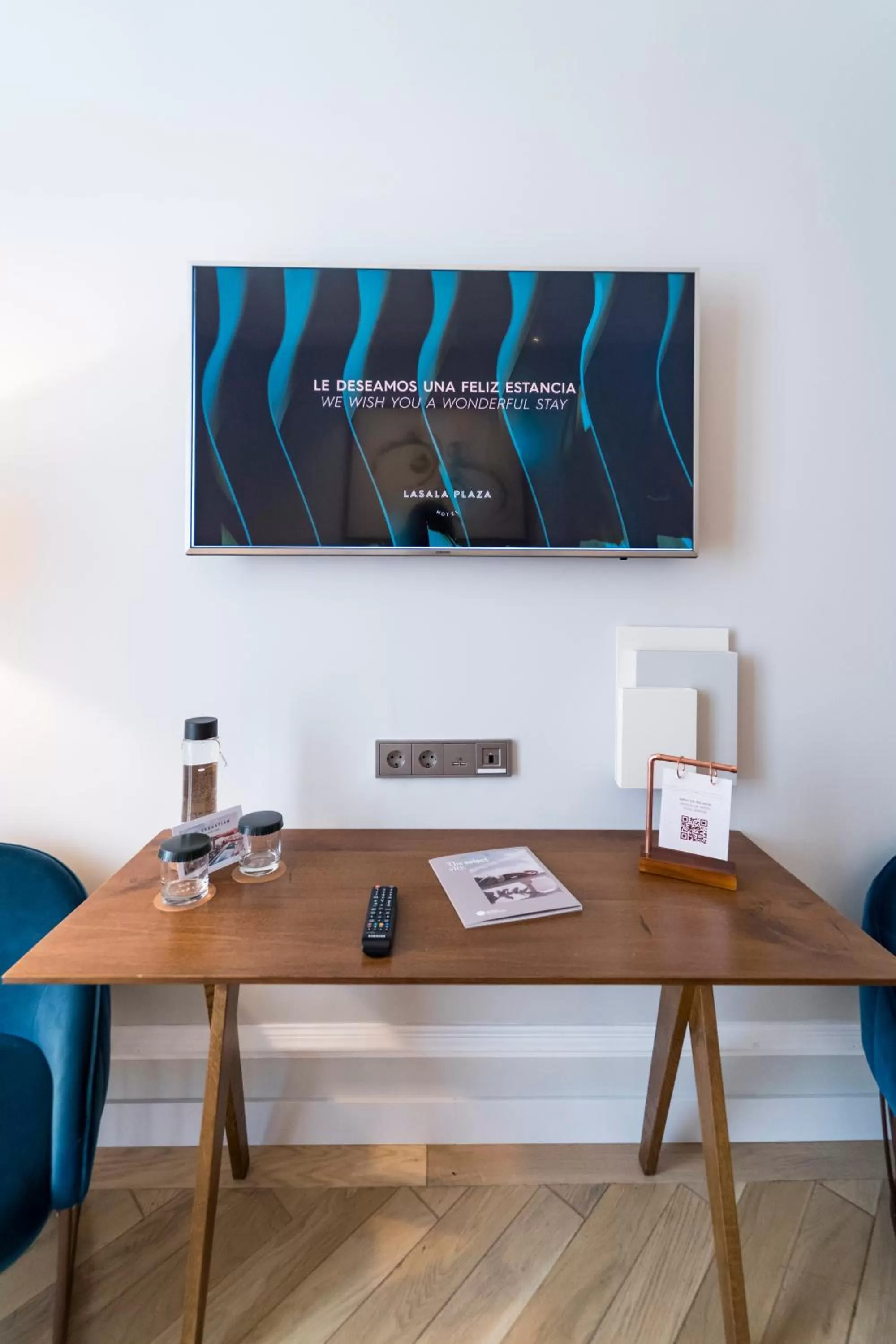 TV and multimedia in Lasala Plaza Hotel - Adults Only