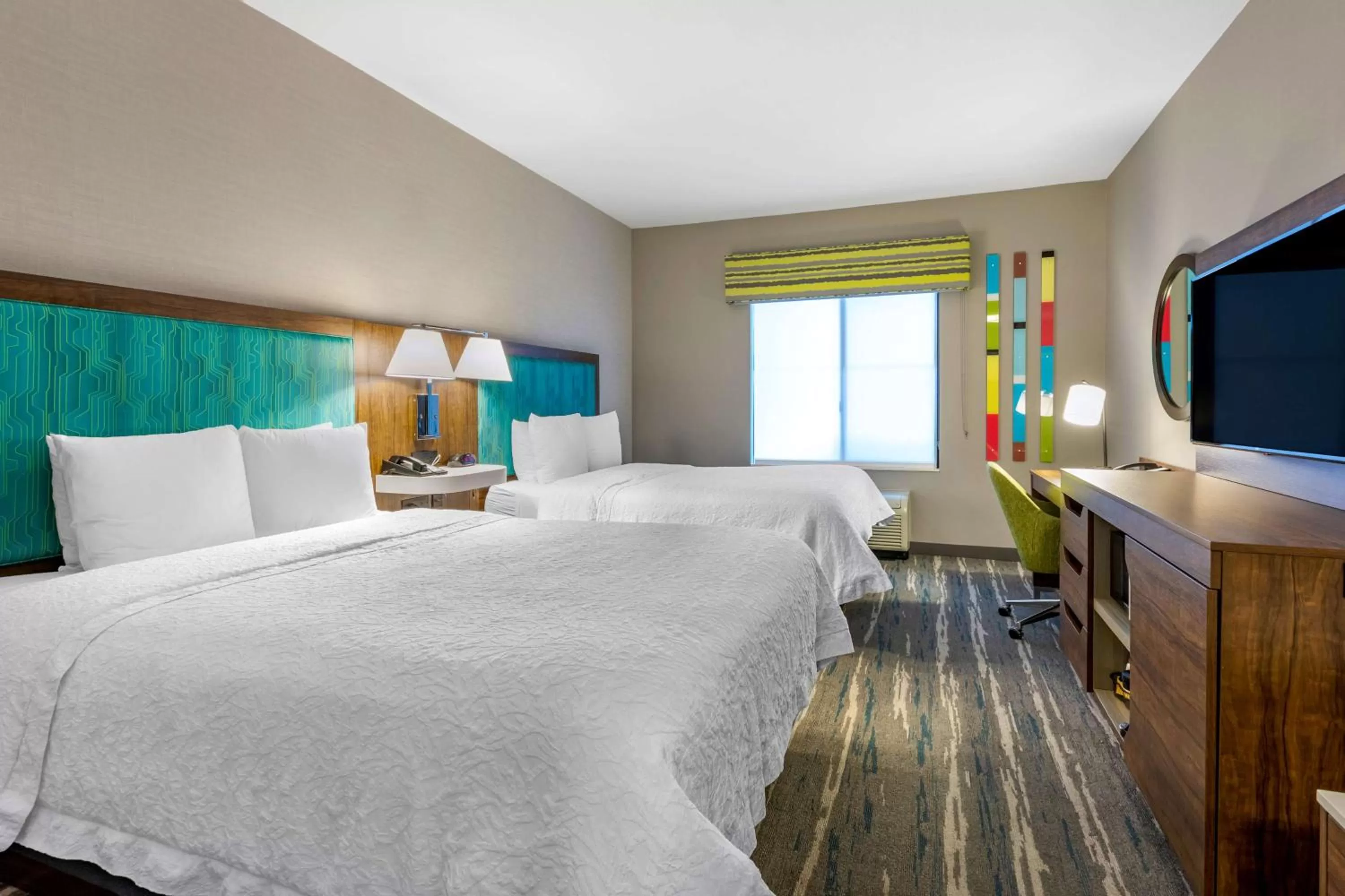 Bedroom, Bed in Hampton Inn Carlsbad North San Diego County