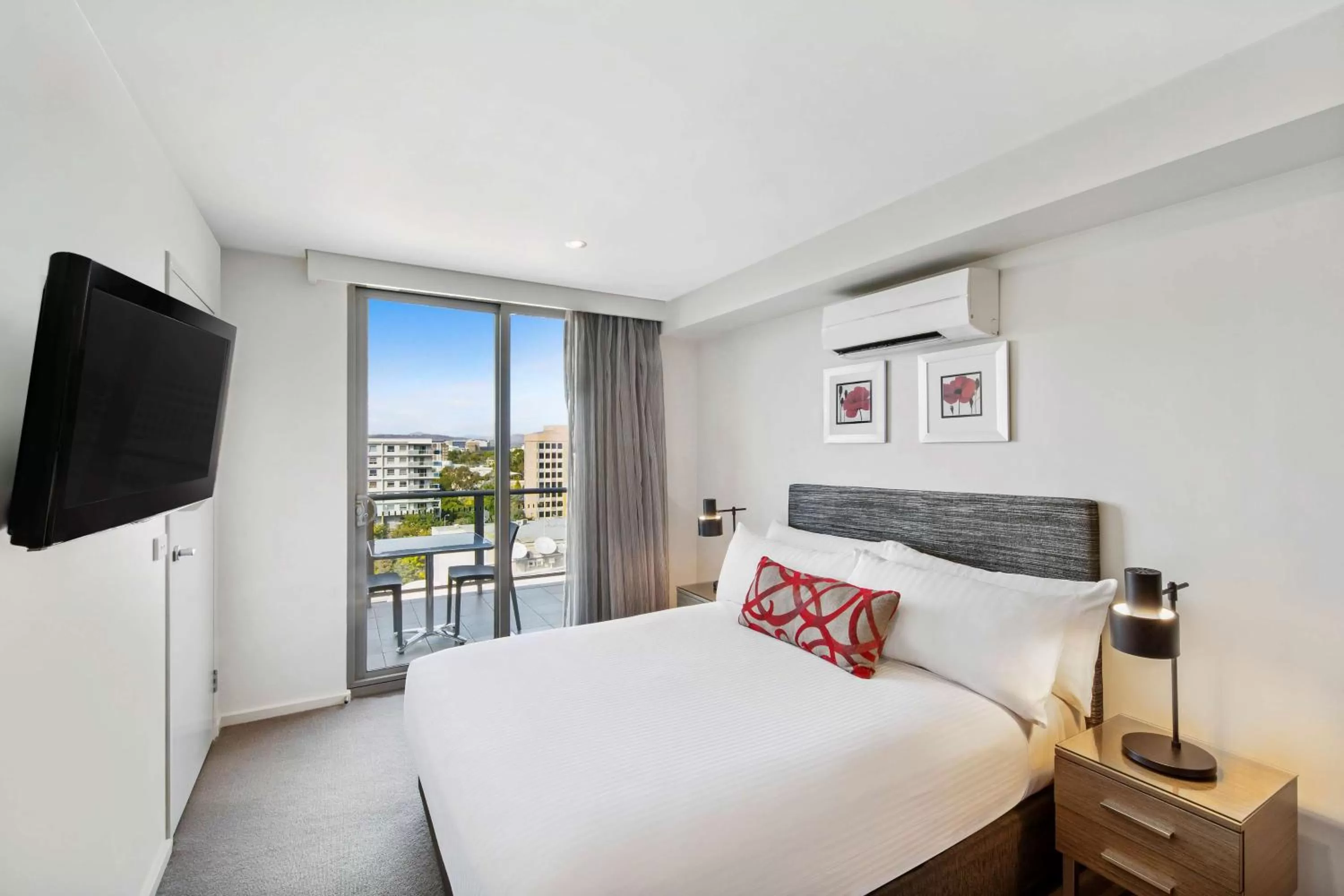 Bedroom, Bed in Adina Serviced Apartments Canberra Dickson