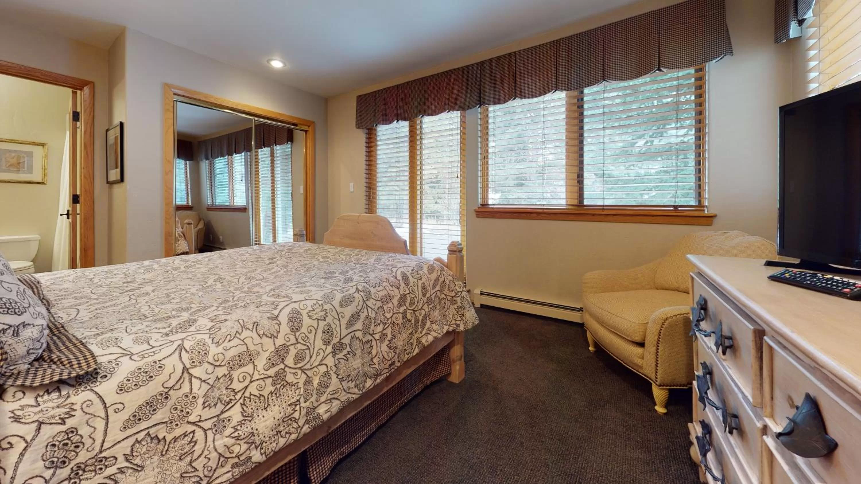 Bedroom, Bed in Vail Residences at Cascade Village, a Destination by Hyatt Residence